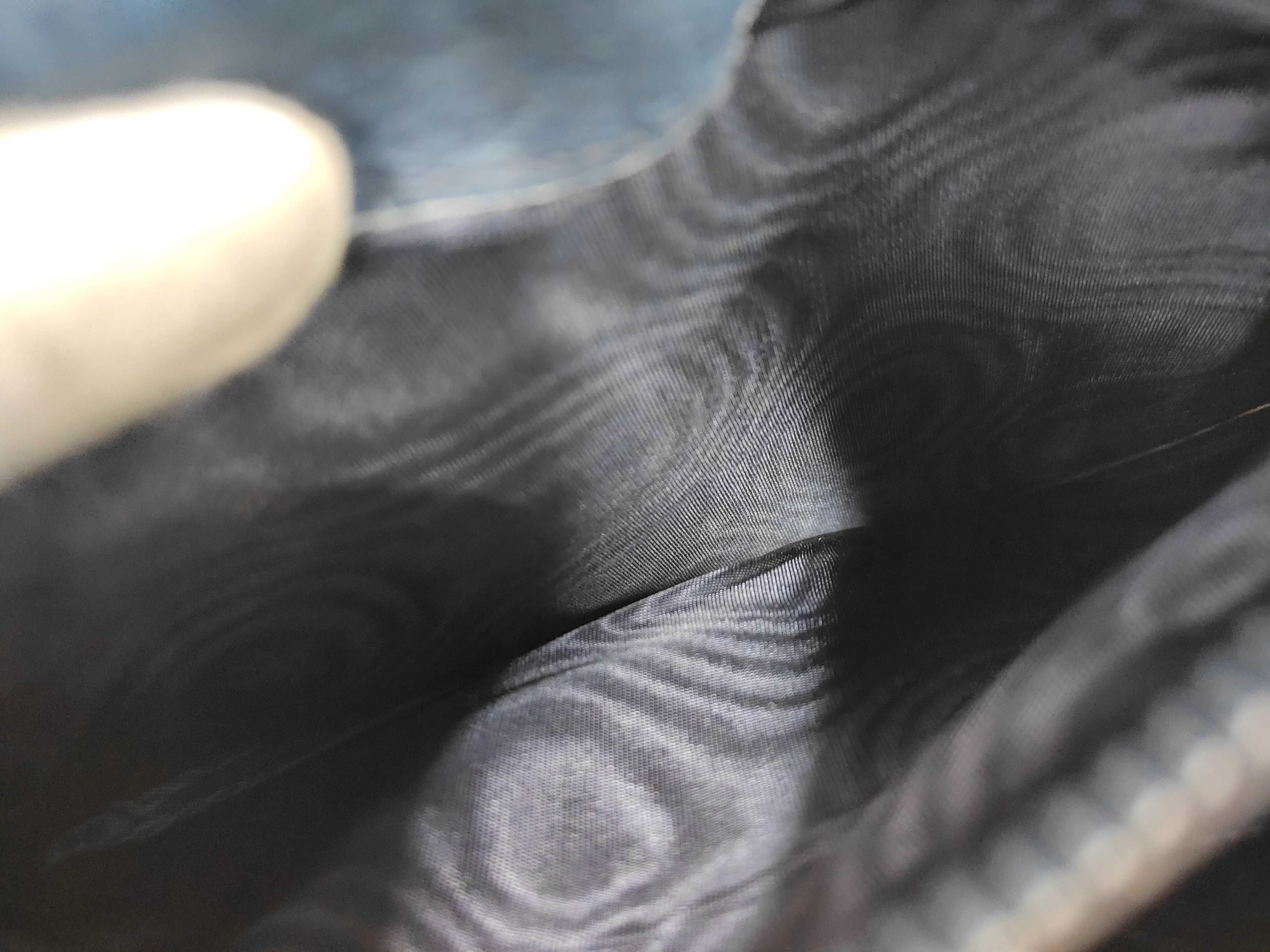 Old Leather Shoulder Bag — view 10