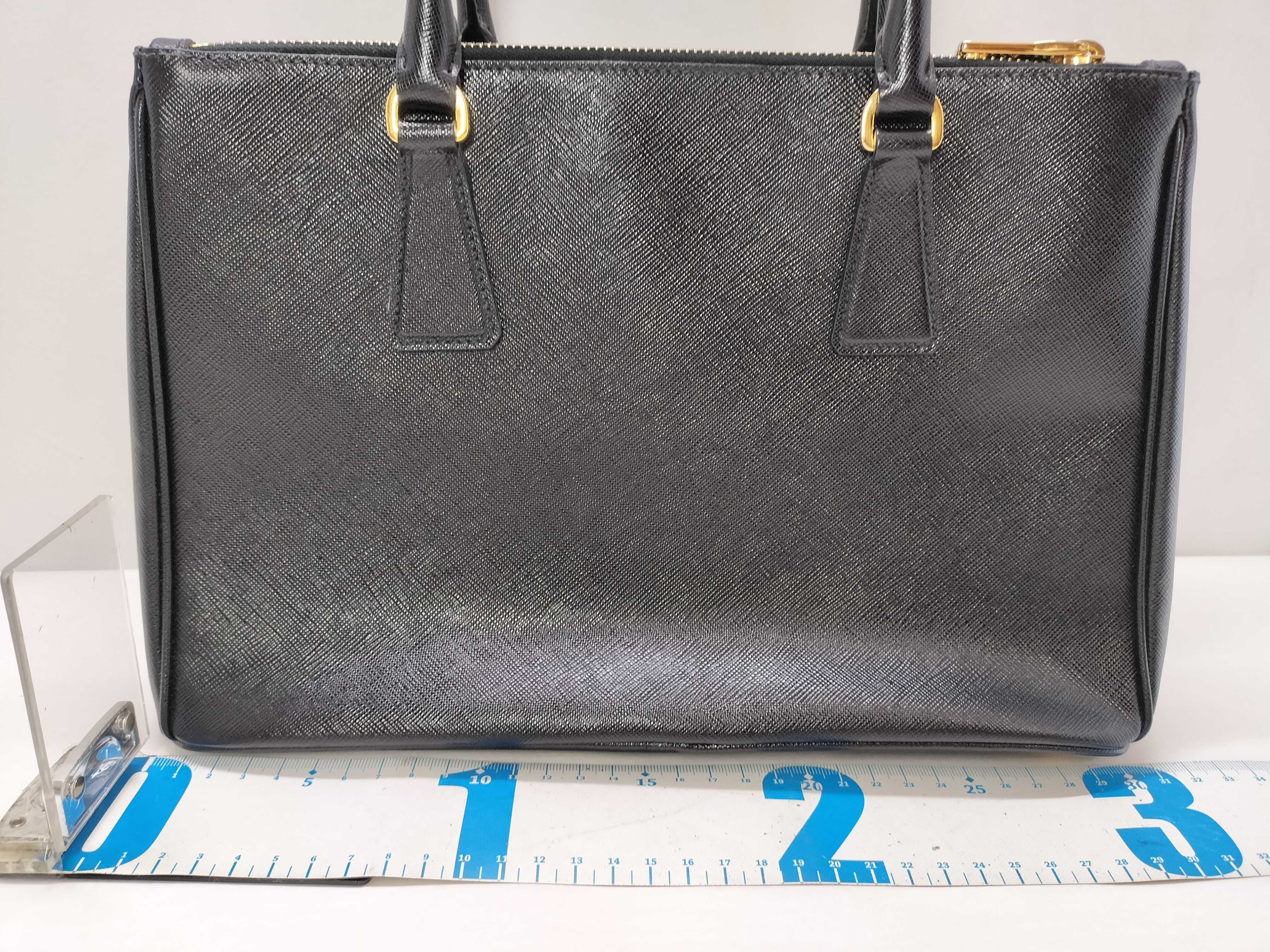 KR- Saffiano Lux Galleria Leather 2-Way Handbag Black BN1801 Handbag — view 2
