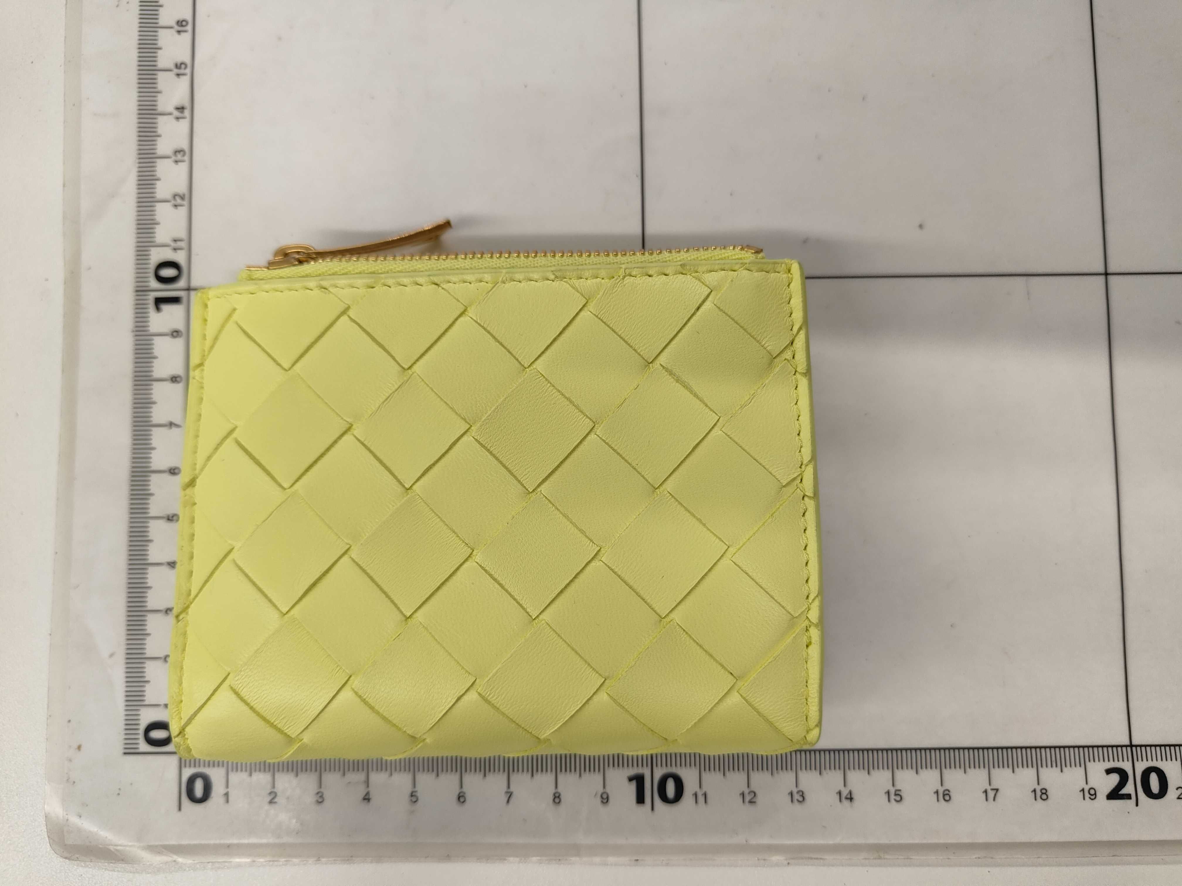 Intrecciato Bi-fold Wallet (Kiwi) — view 2