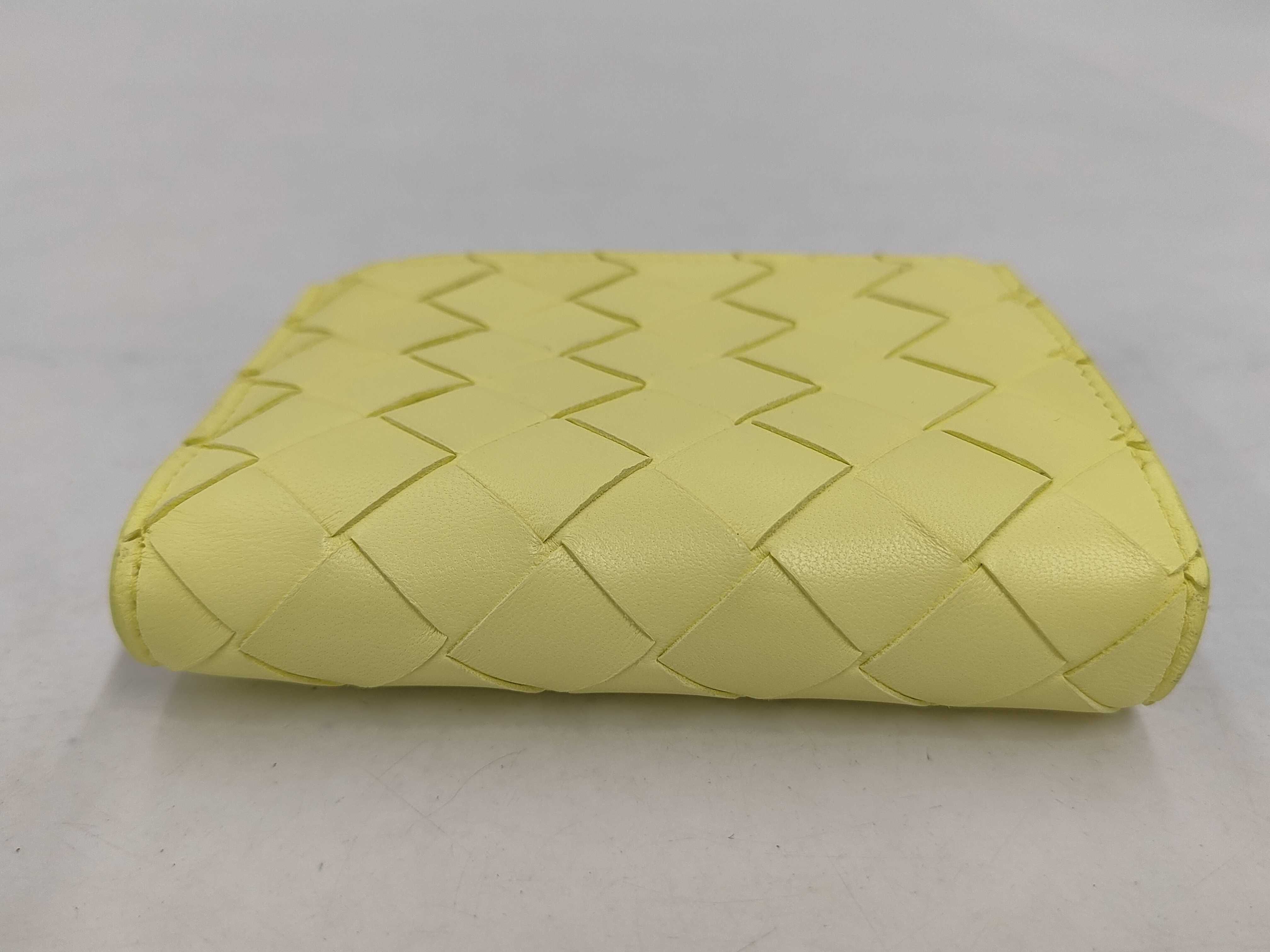 Intrecciato Bi-fold Wallet (Kiwi) — view 3