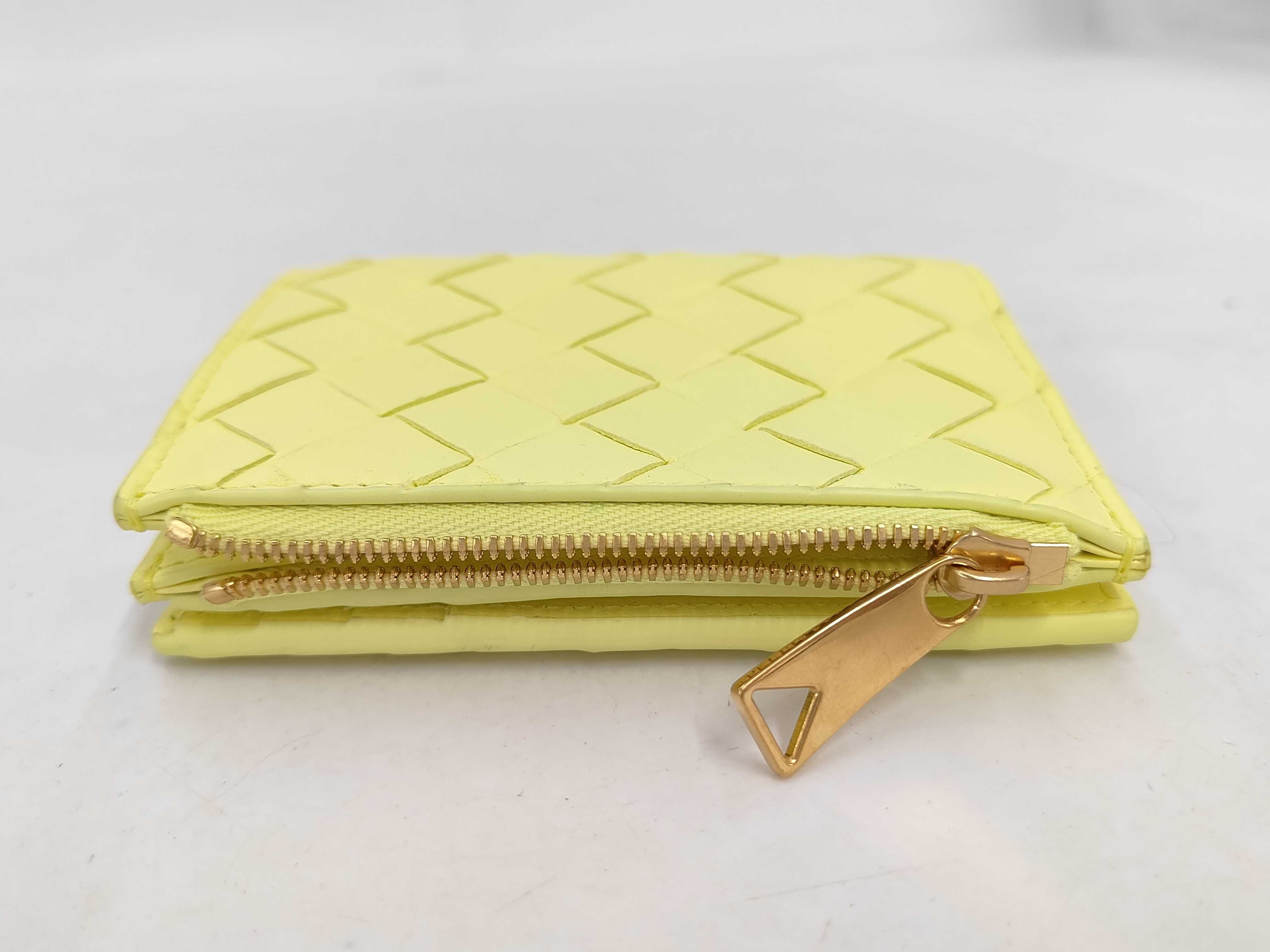 Intrecciato Bi-fold Wallet (Kiwi) — view 5