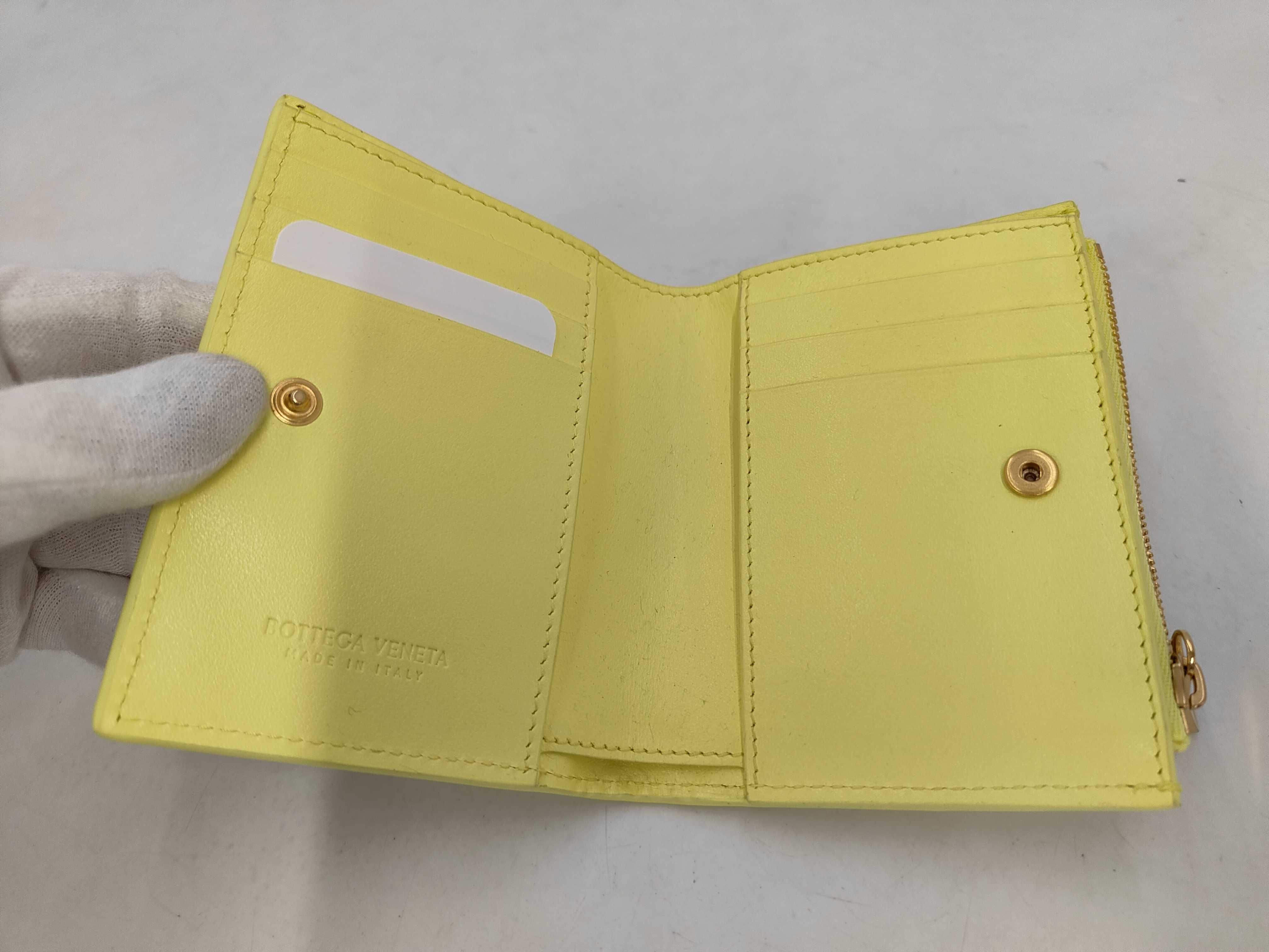 Intrecciato Bi-fold Wallet (Kiwi) — view 8
