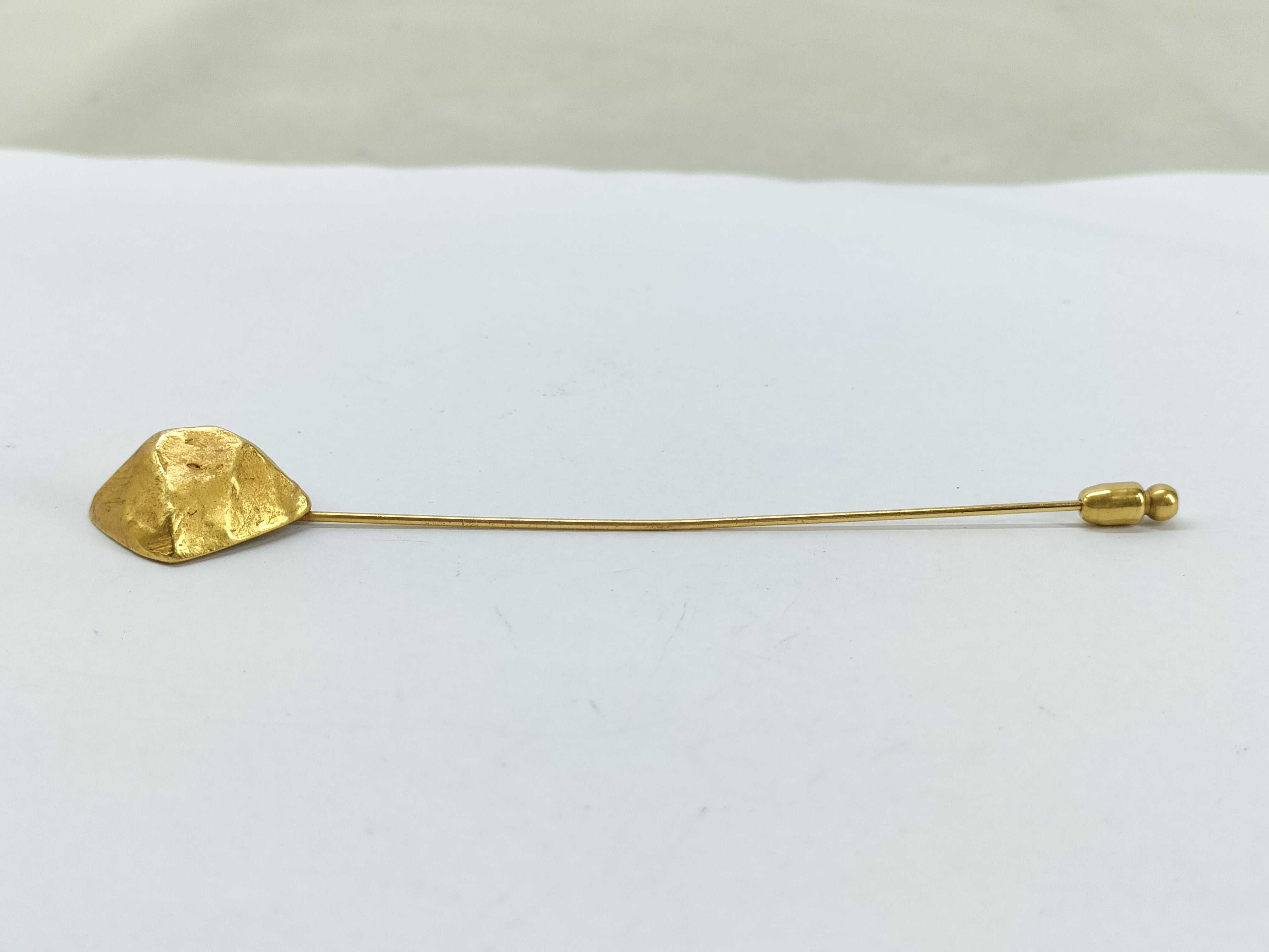 vintage rock-patterned pin brooch — view 3