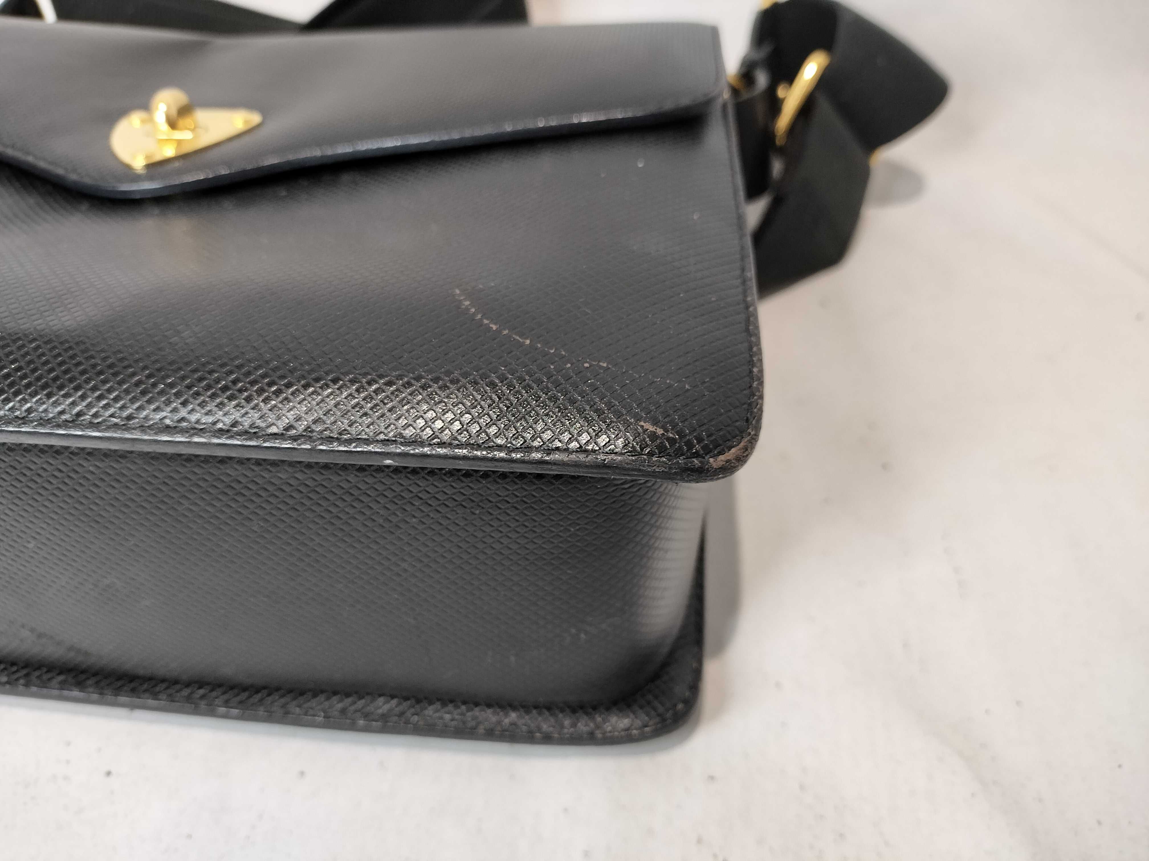 Leather Turnlock Shoulder Bag (Black) — view 7