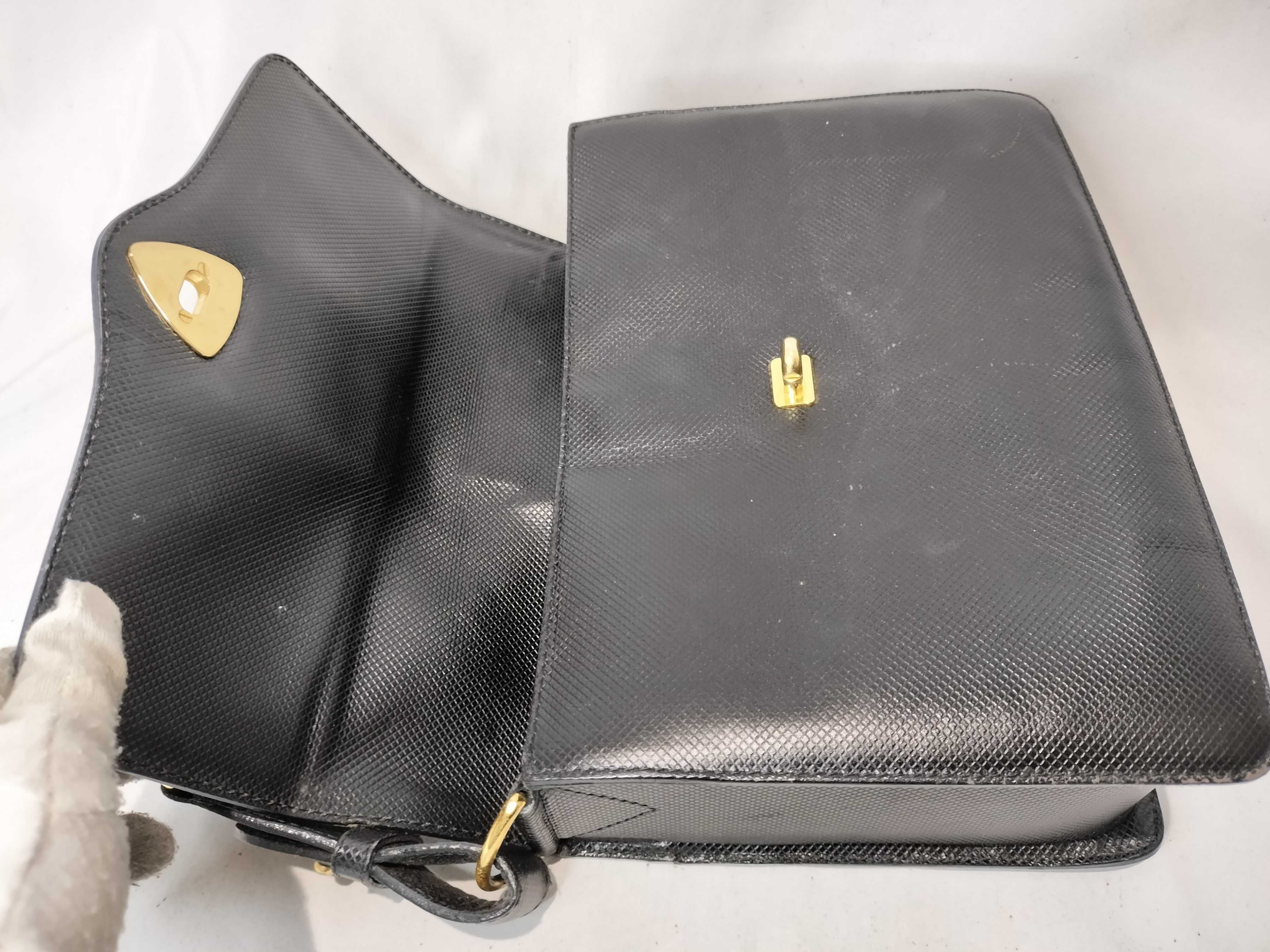 Leather Turnlock Shoulder Bag (Black) — view 9