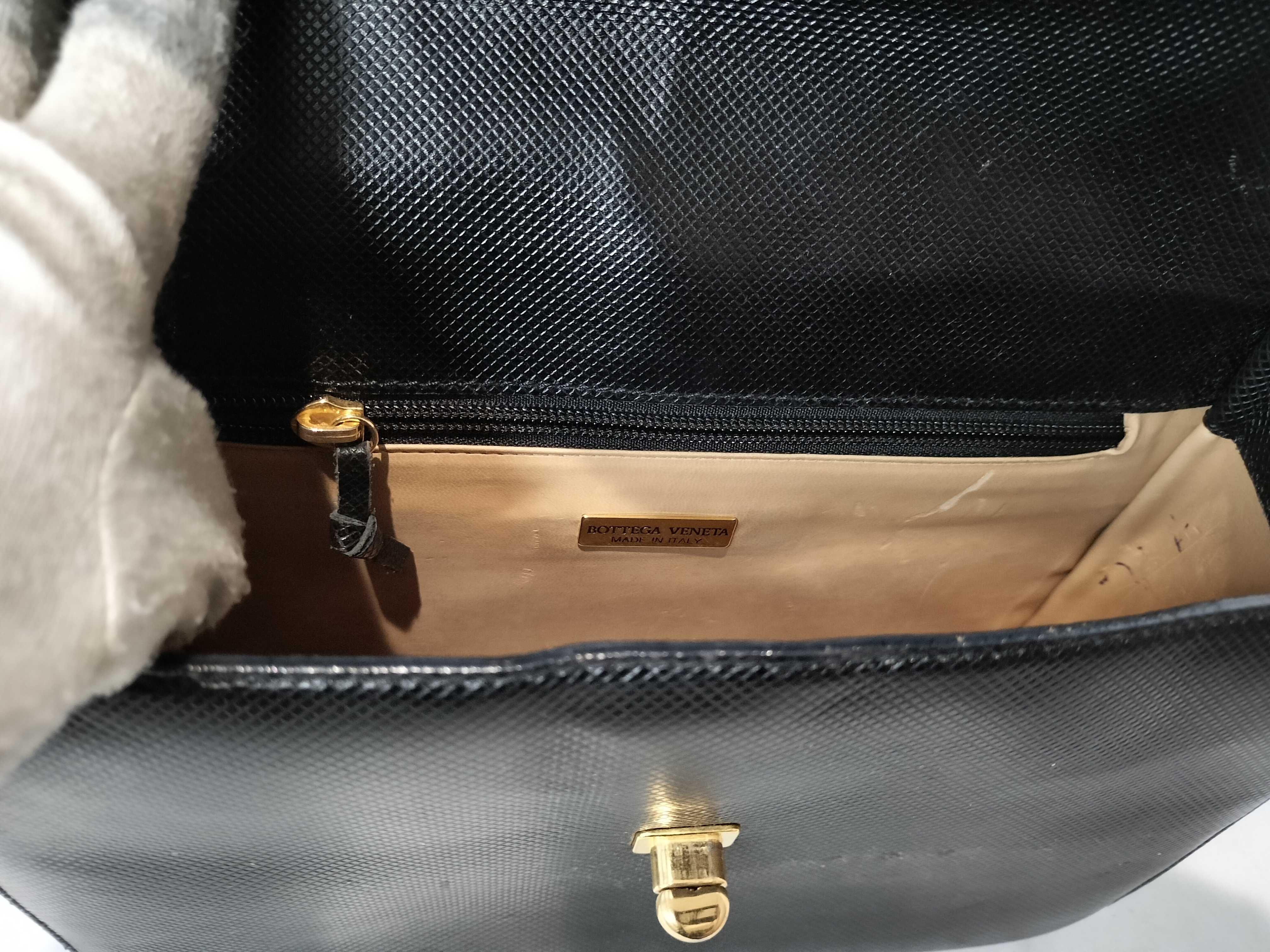 Leather Turnlock Shoulder Bag (Black) — view 10