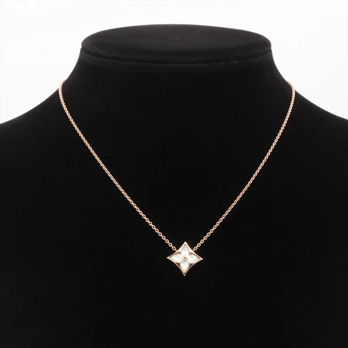 Monogram Star Nacre Shell Pendant Necklace, 750 (PG), 6.3g, 390467 — view 5