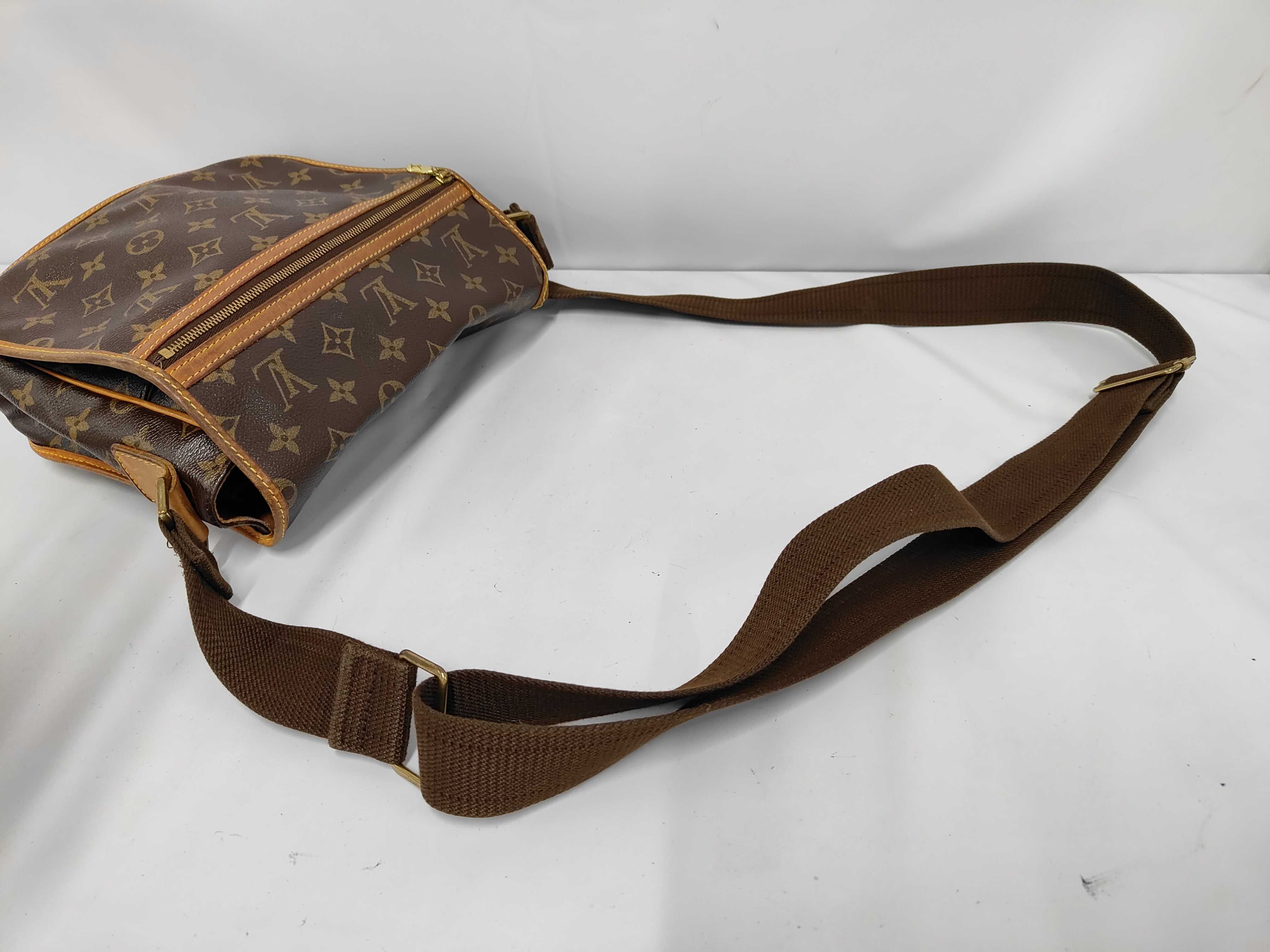 LV Messenger Bosphore Bag — view 5