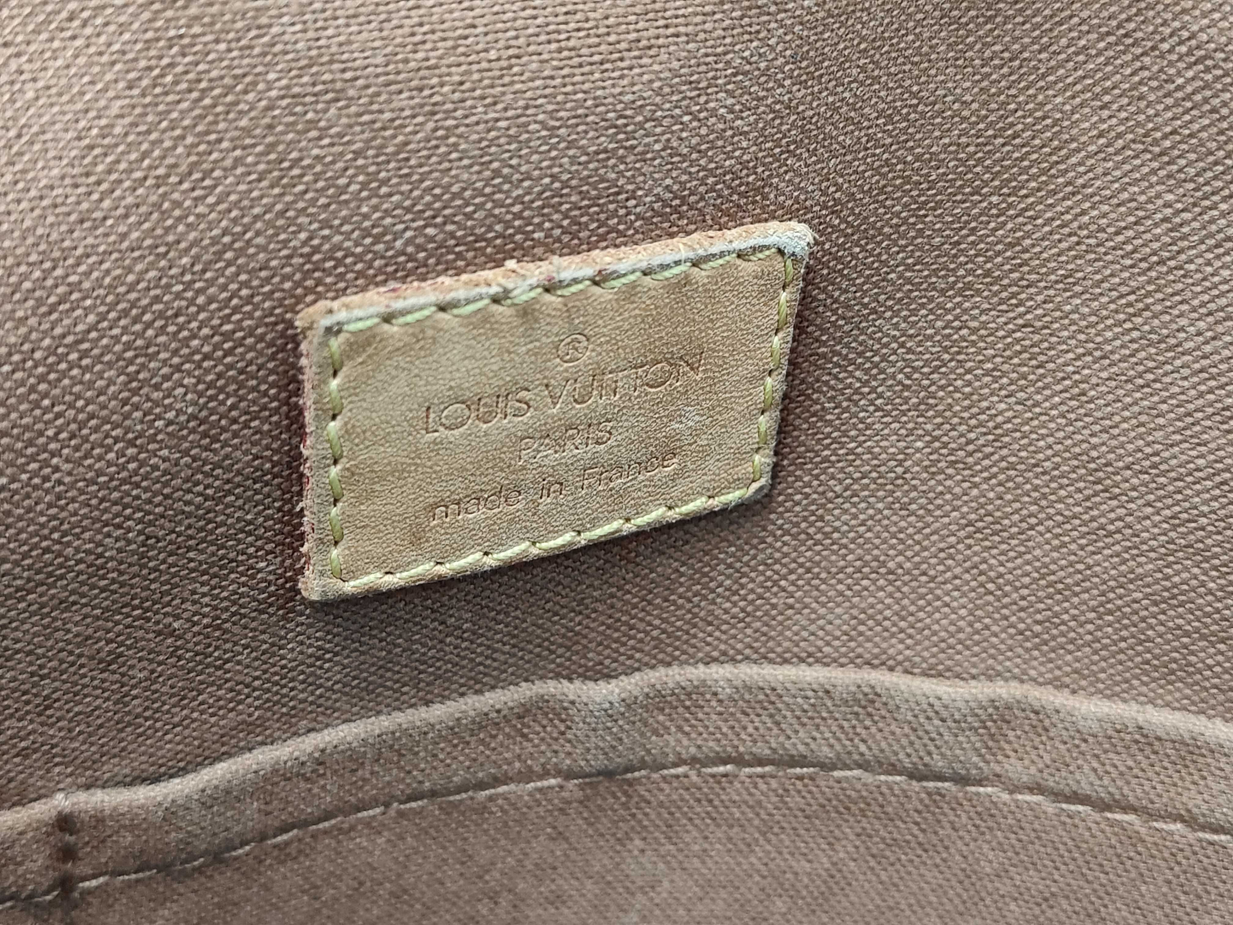 LV Messenger Bosphore Bag — view 9