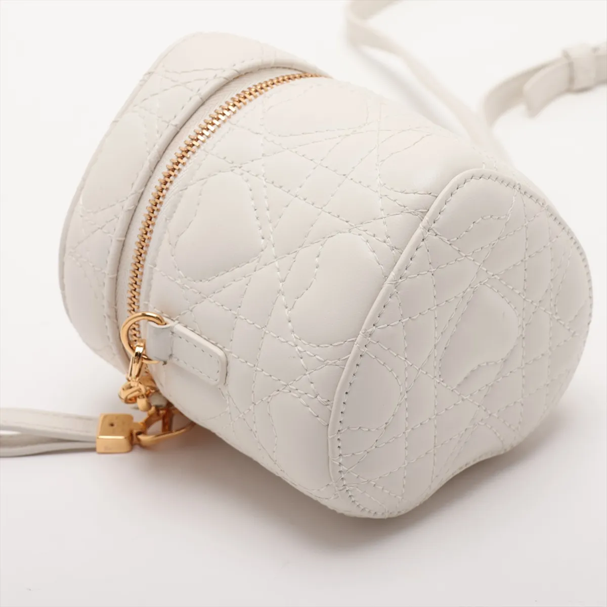 Heart Cannage Leather Chain Shoulder Bag, White — view 4