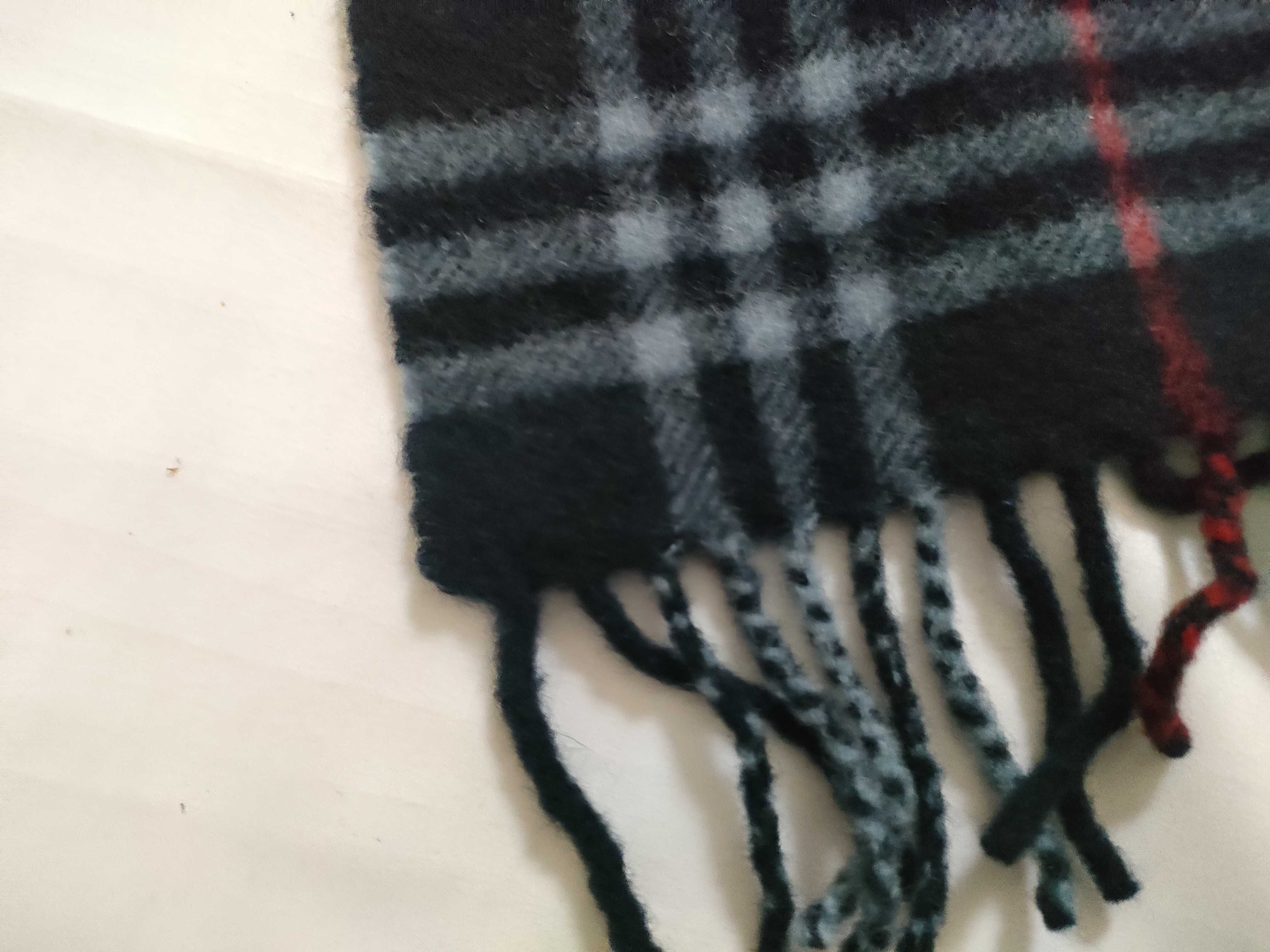 100% Cashmere Scarf, Nova Check Pattern, and other accessories. — view 3