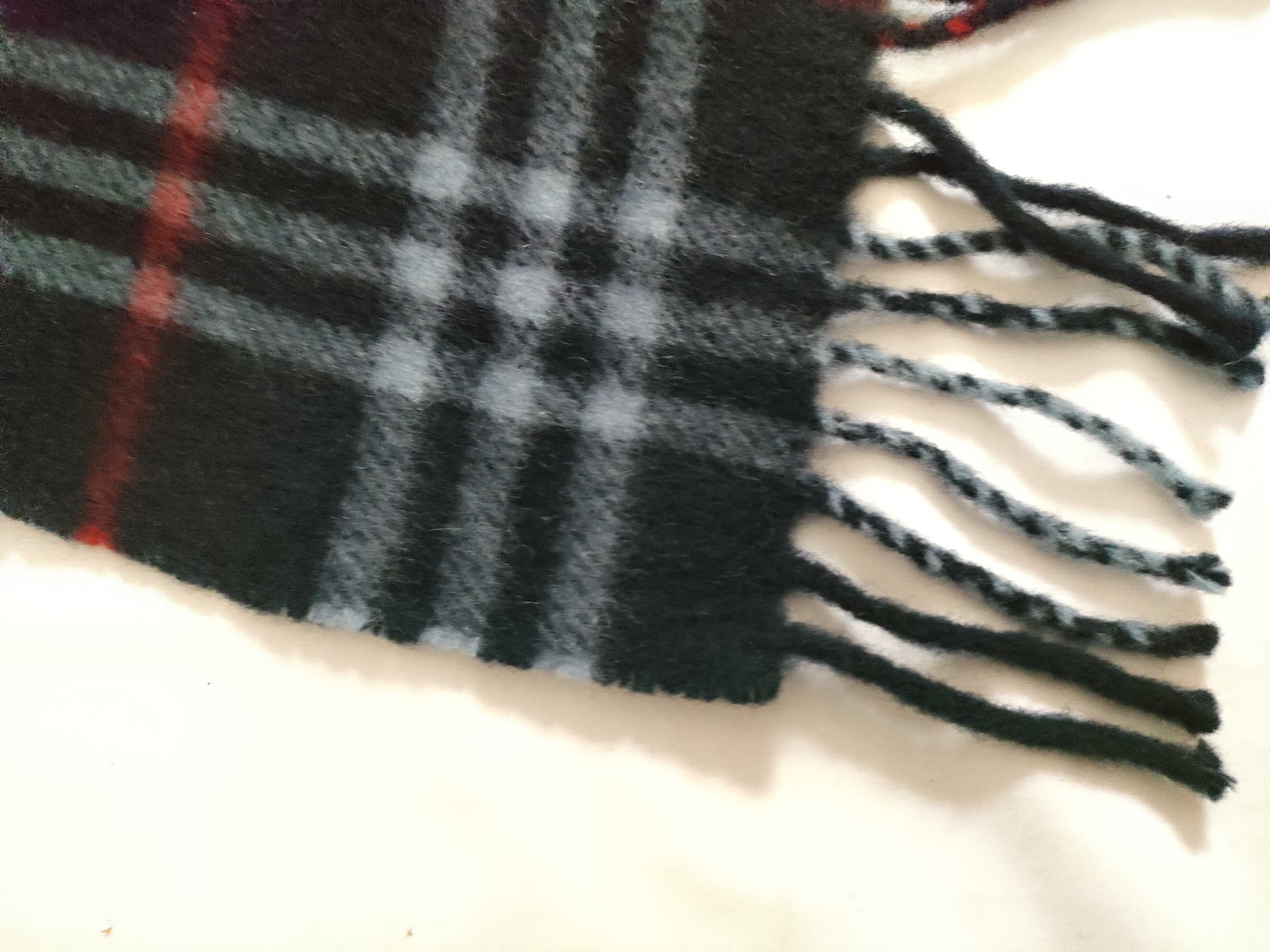 100% Cashmere Scarf, Nova Check Pattern, and other accessories. — view 5