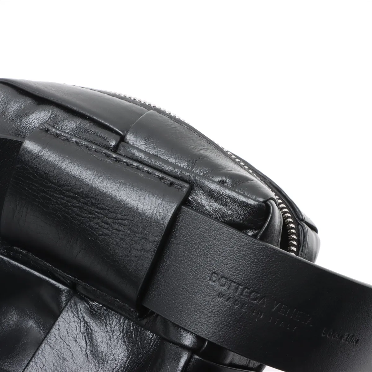Maxi Intrecciato Cassette Leather Waist Pouch Black — view 11