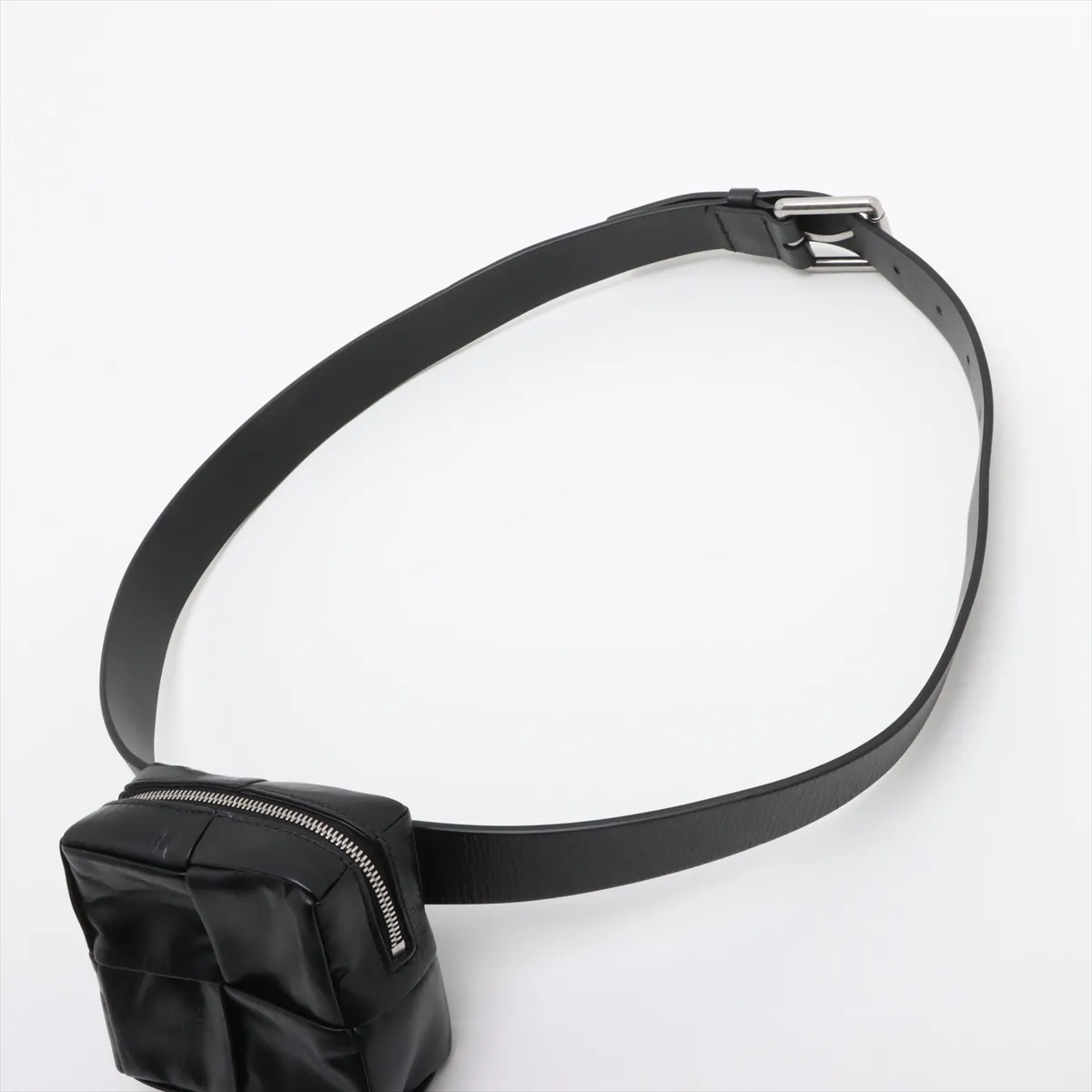 Maxi Intrecciato Cassette Leather Waist Pouch Black — view 5