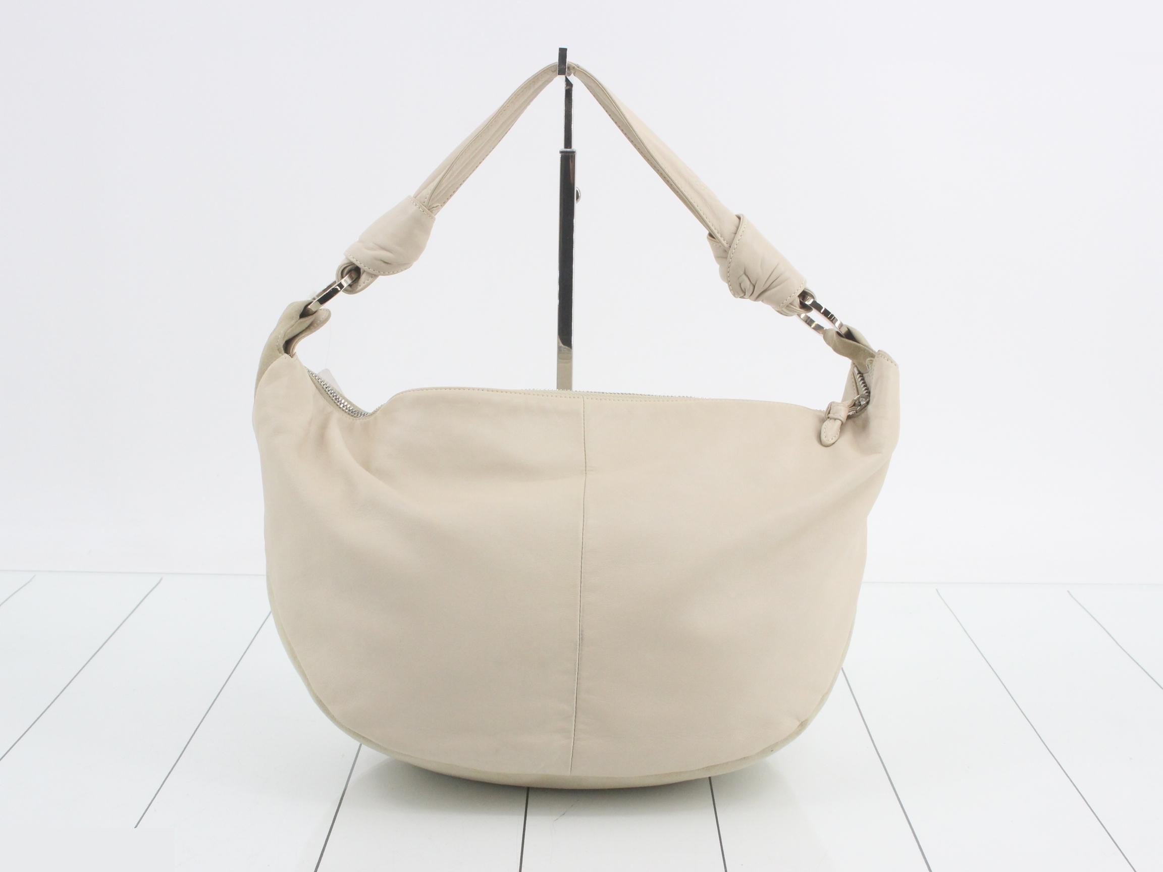 One-shoulder bag, Anagram design, ivory leather. — view 2