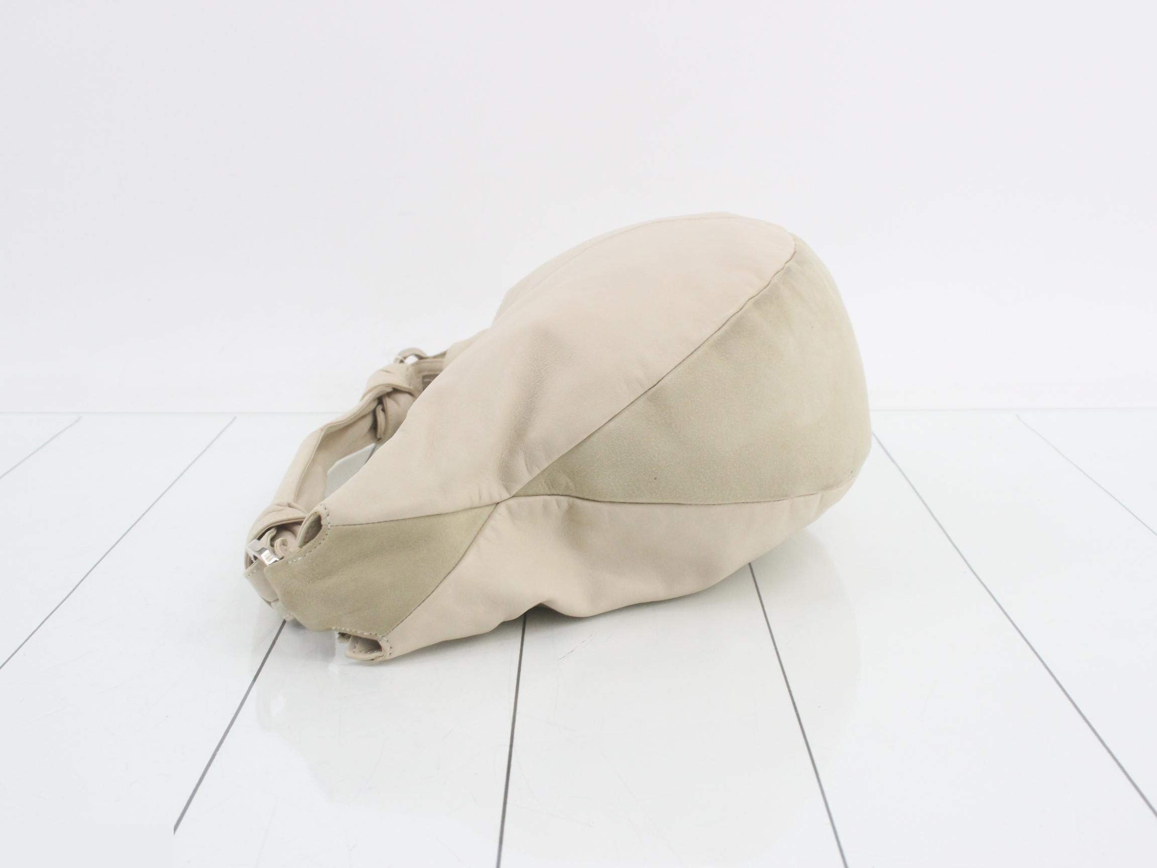 One-shoulder bag, Anagram design, ivory leather. — view 4