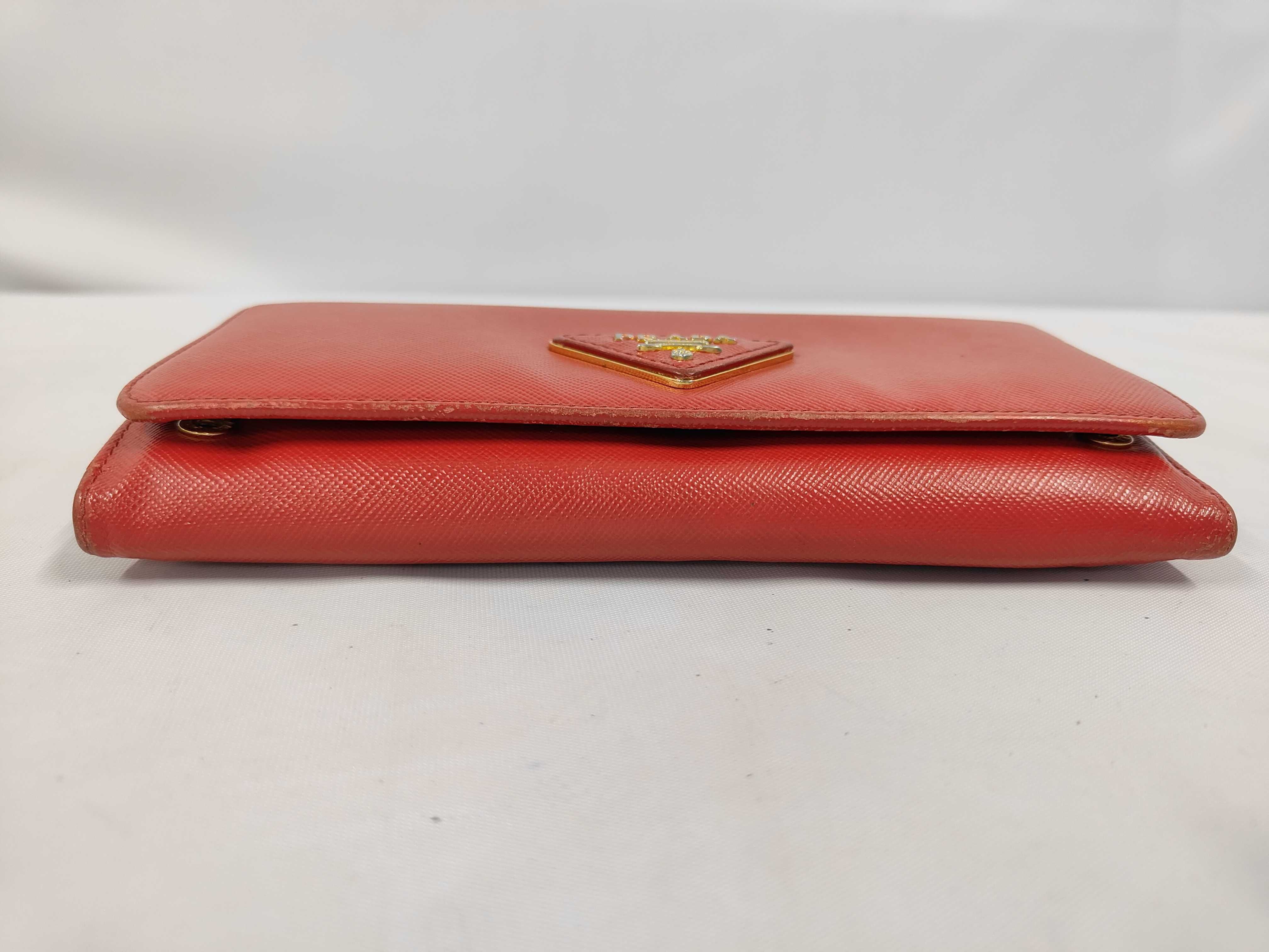 wallet, red, with triangle logo. — view 3