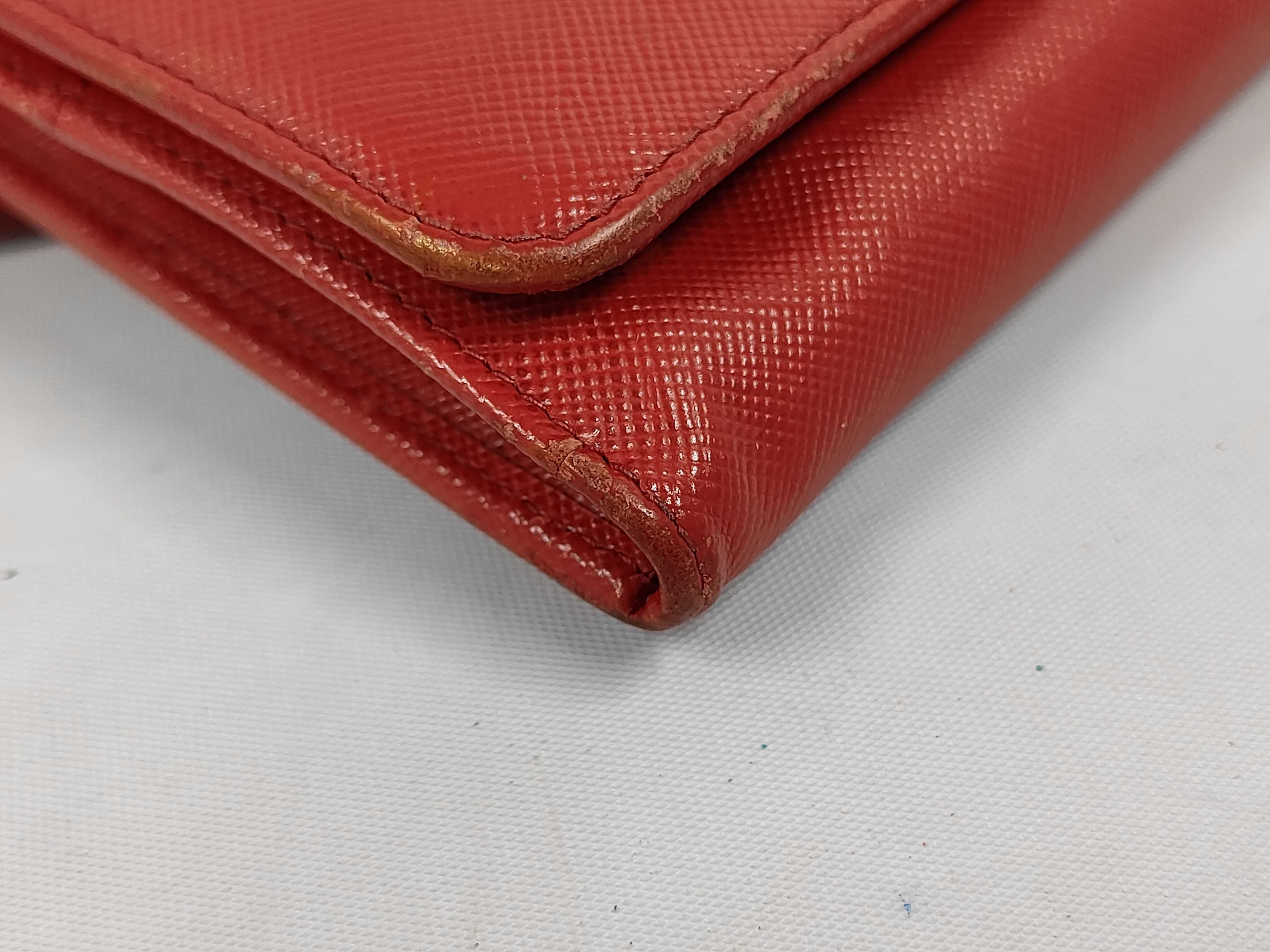 wallet, red, with triangle logo. — view 4
