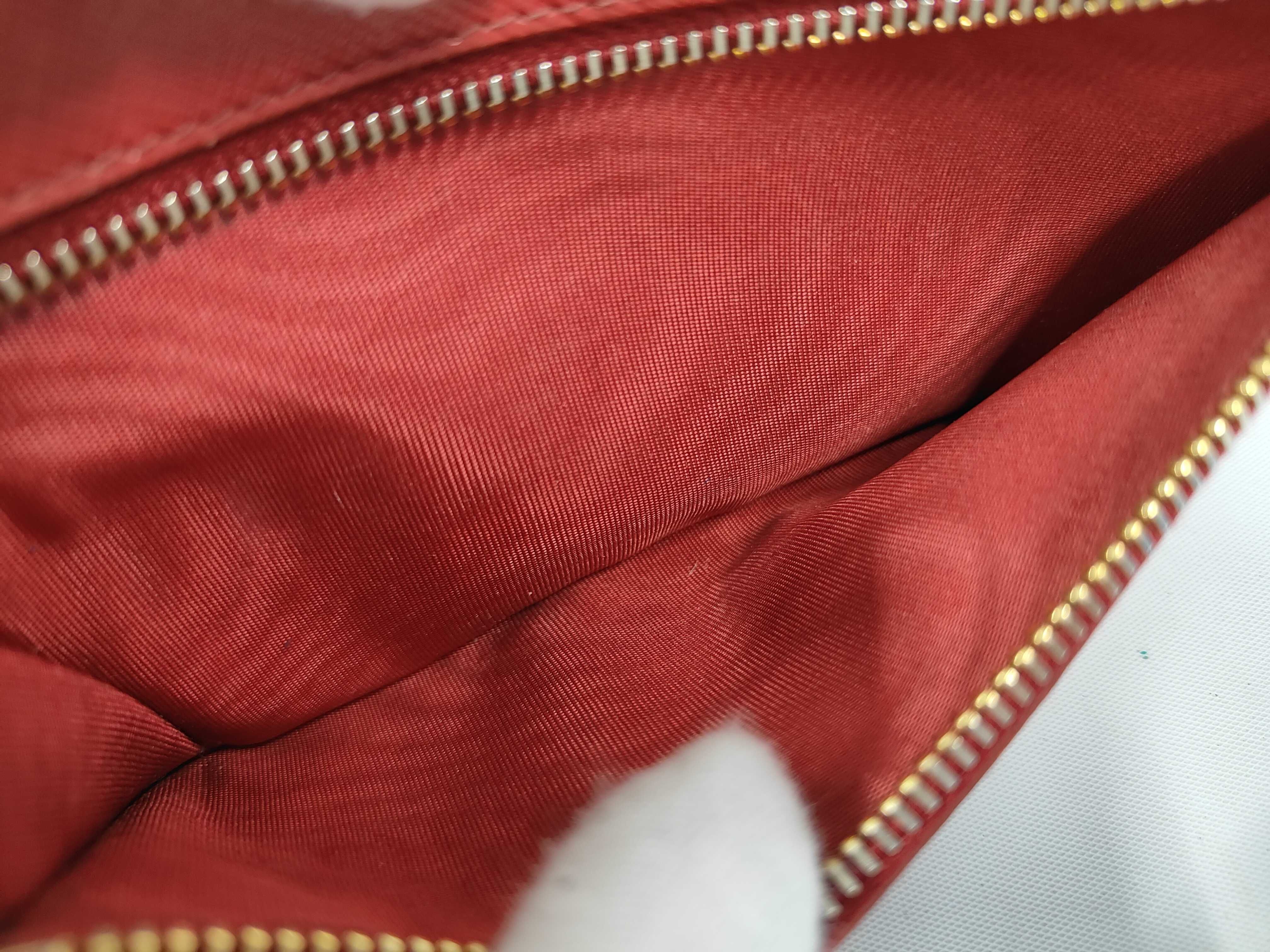 wallet, red, with triangle logo. — view 5