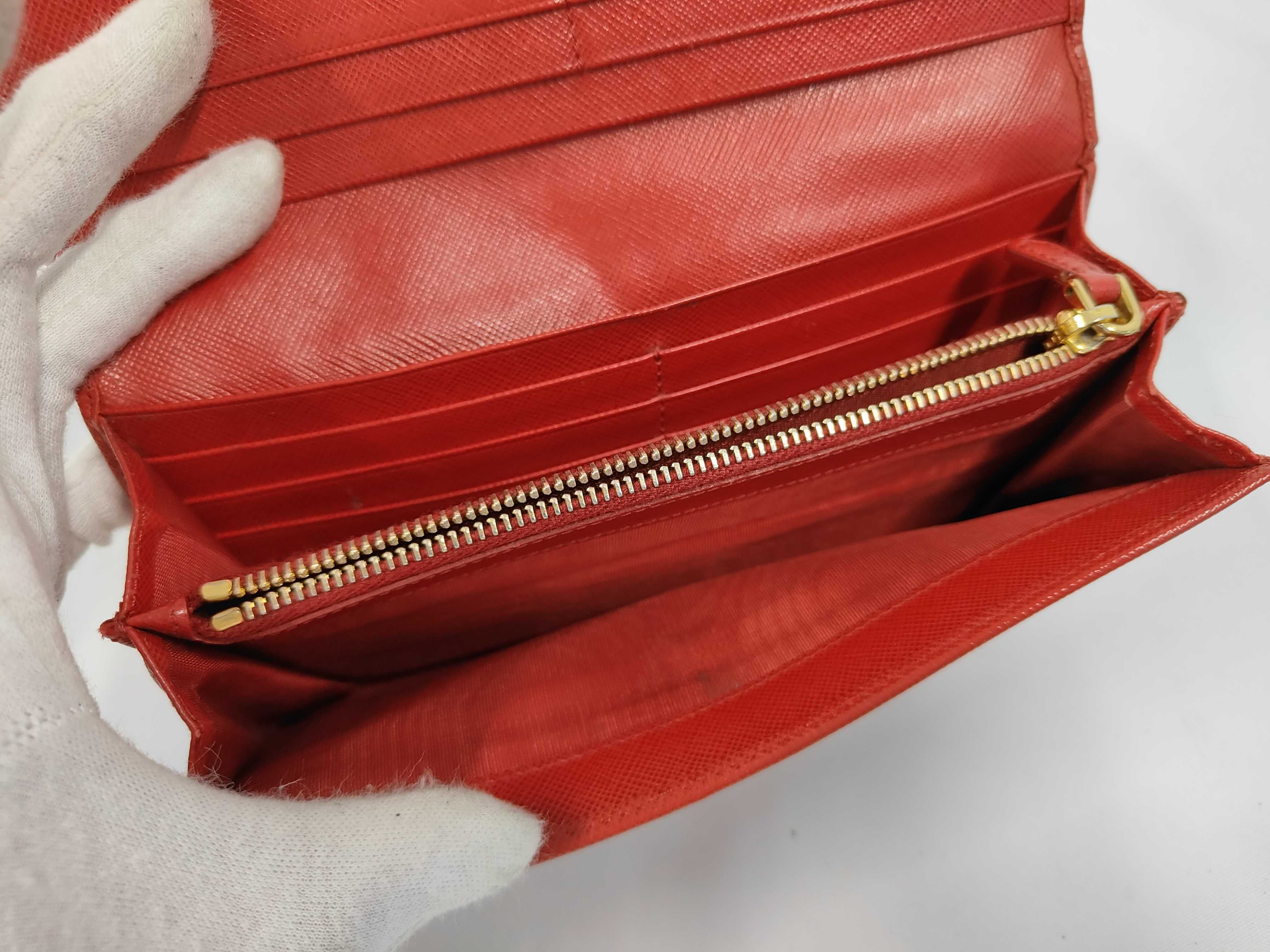 wallet, red, with triangle logo. — view 8