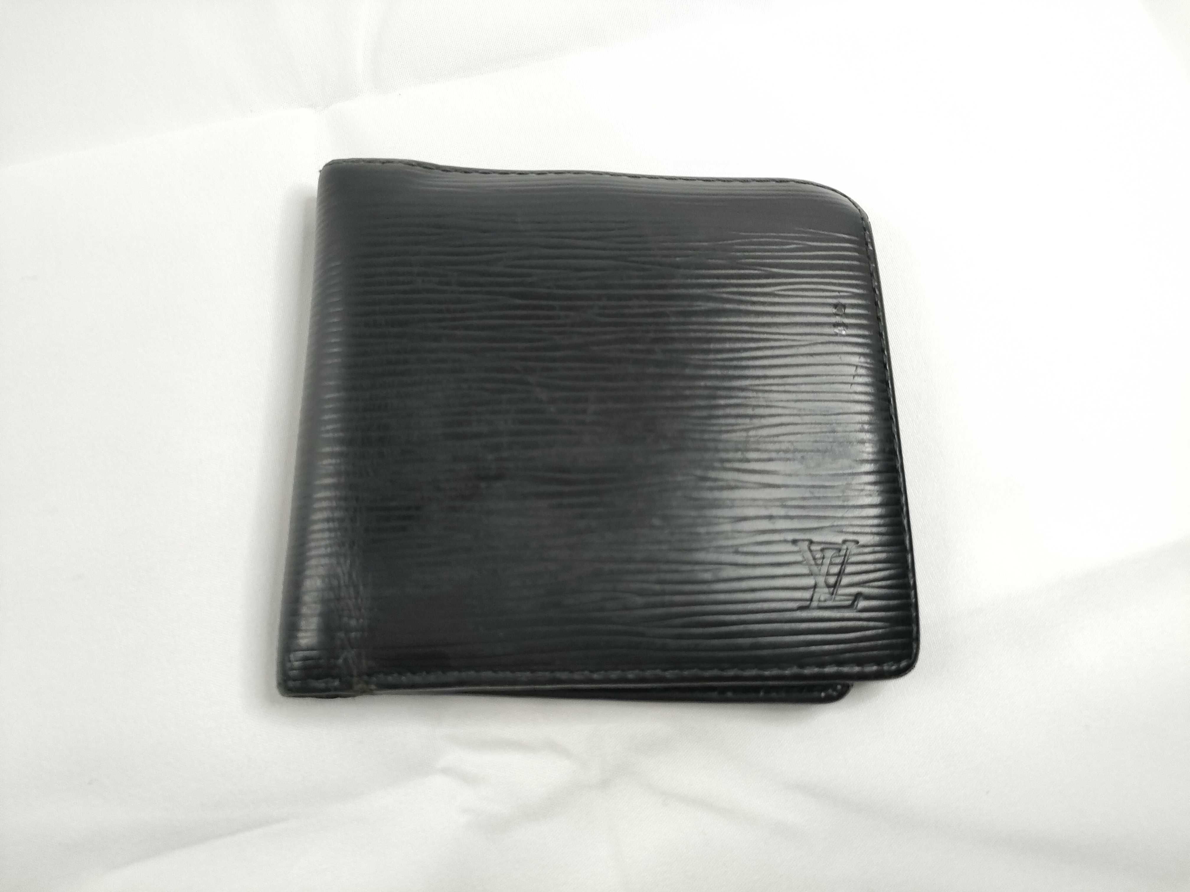 Epi Leather Wallet (Porte-Billet Cartes Crédit Monnaie) M63542