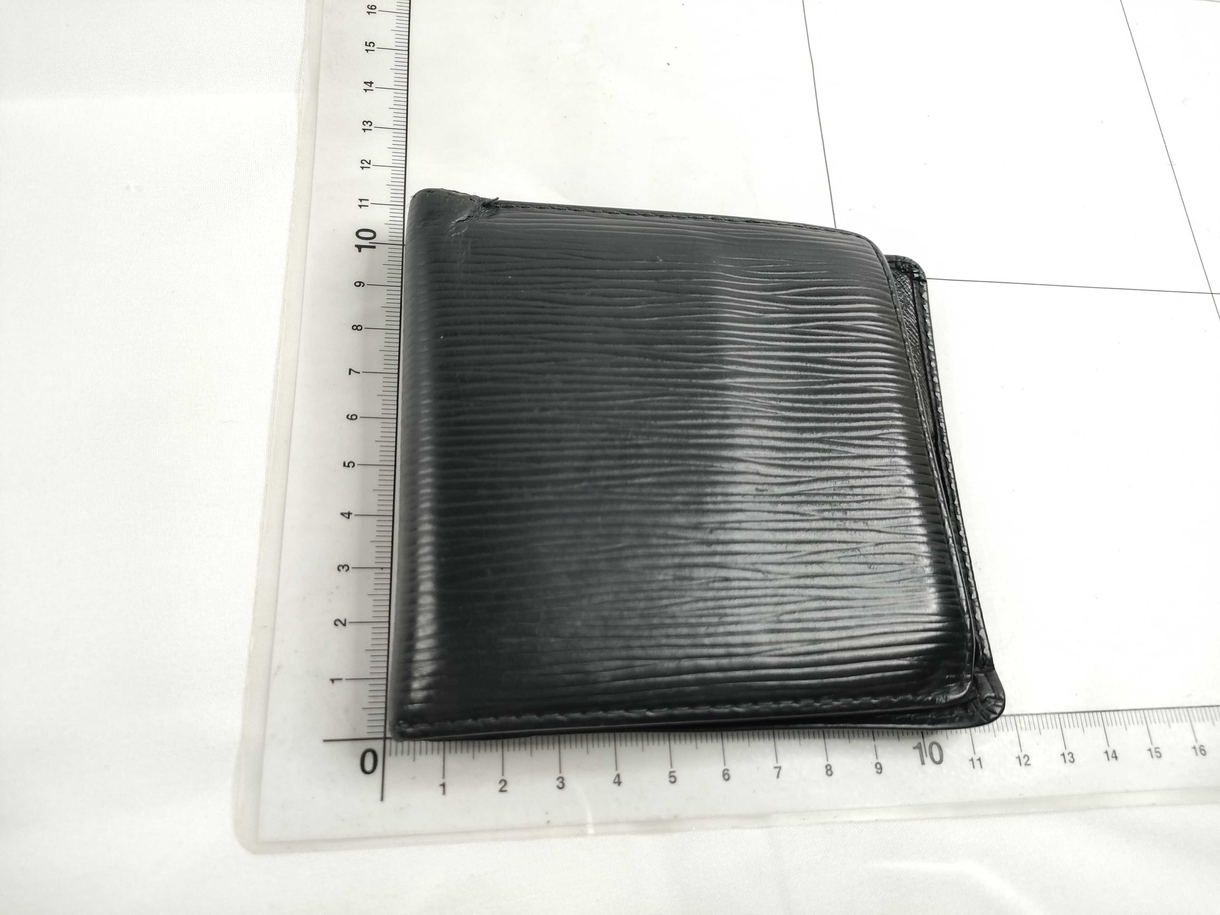 Epi Leather Wallet (Porte-Billet Cartes Crédit Monnaie) M63542 — view 2