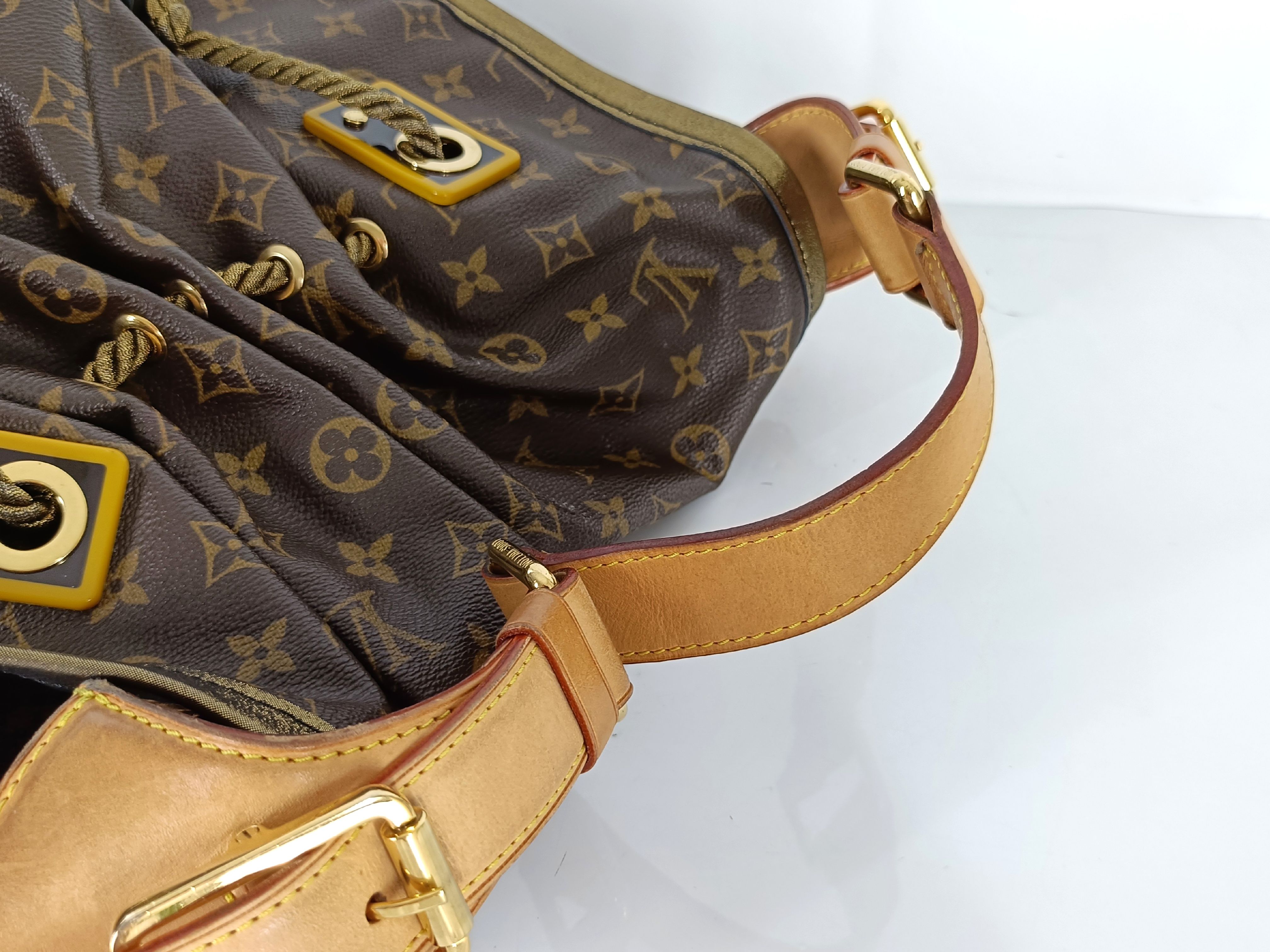 Monogram Kalahari GM M97015 Brown Shoulder Bag (Serial number unclear) — view 3