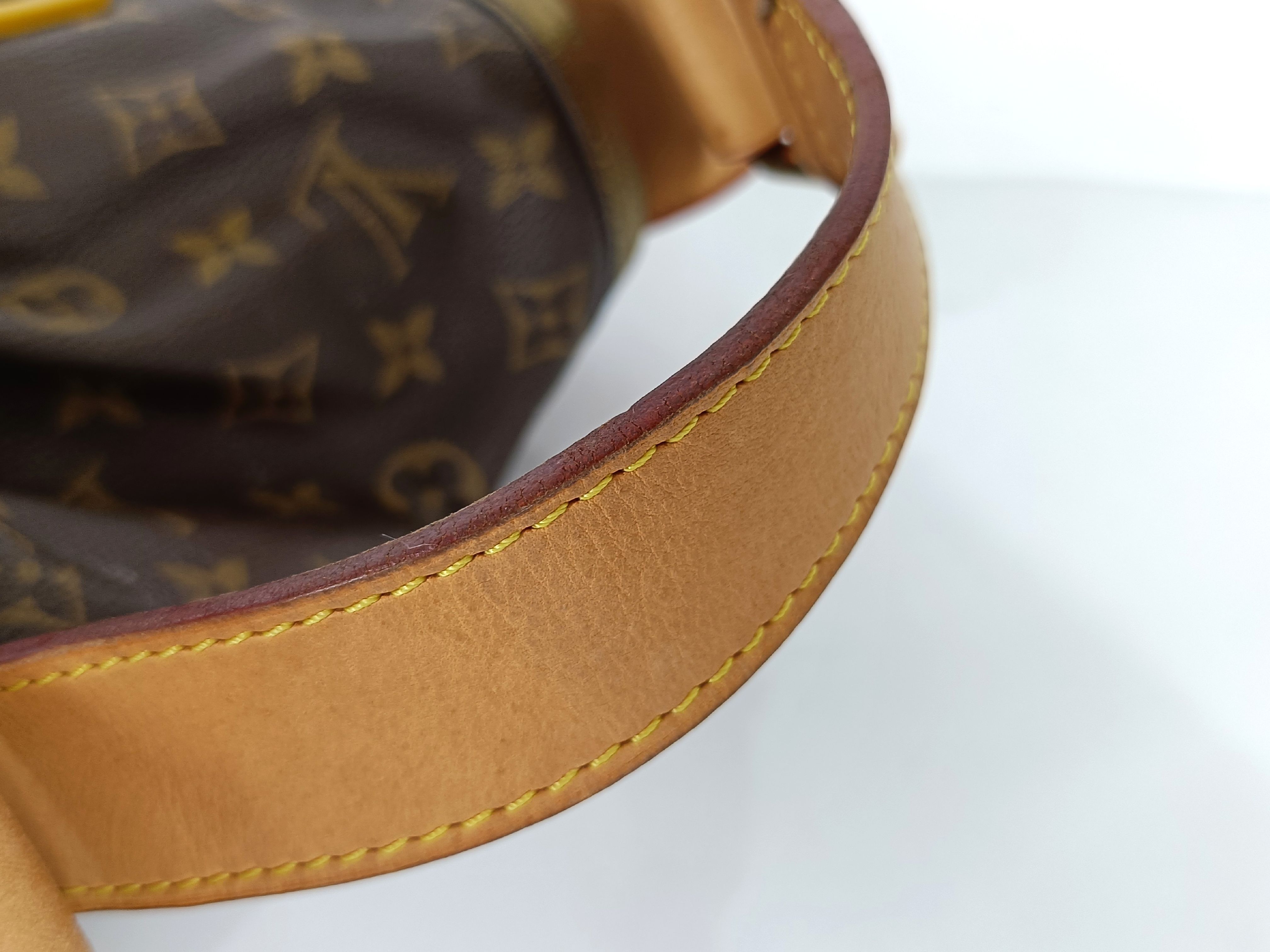 Monogram Kalahari GM M97015 Brown Shoulder Bag (Serial number unclear) — view 4