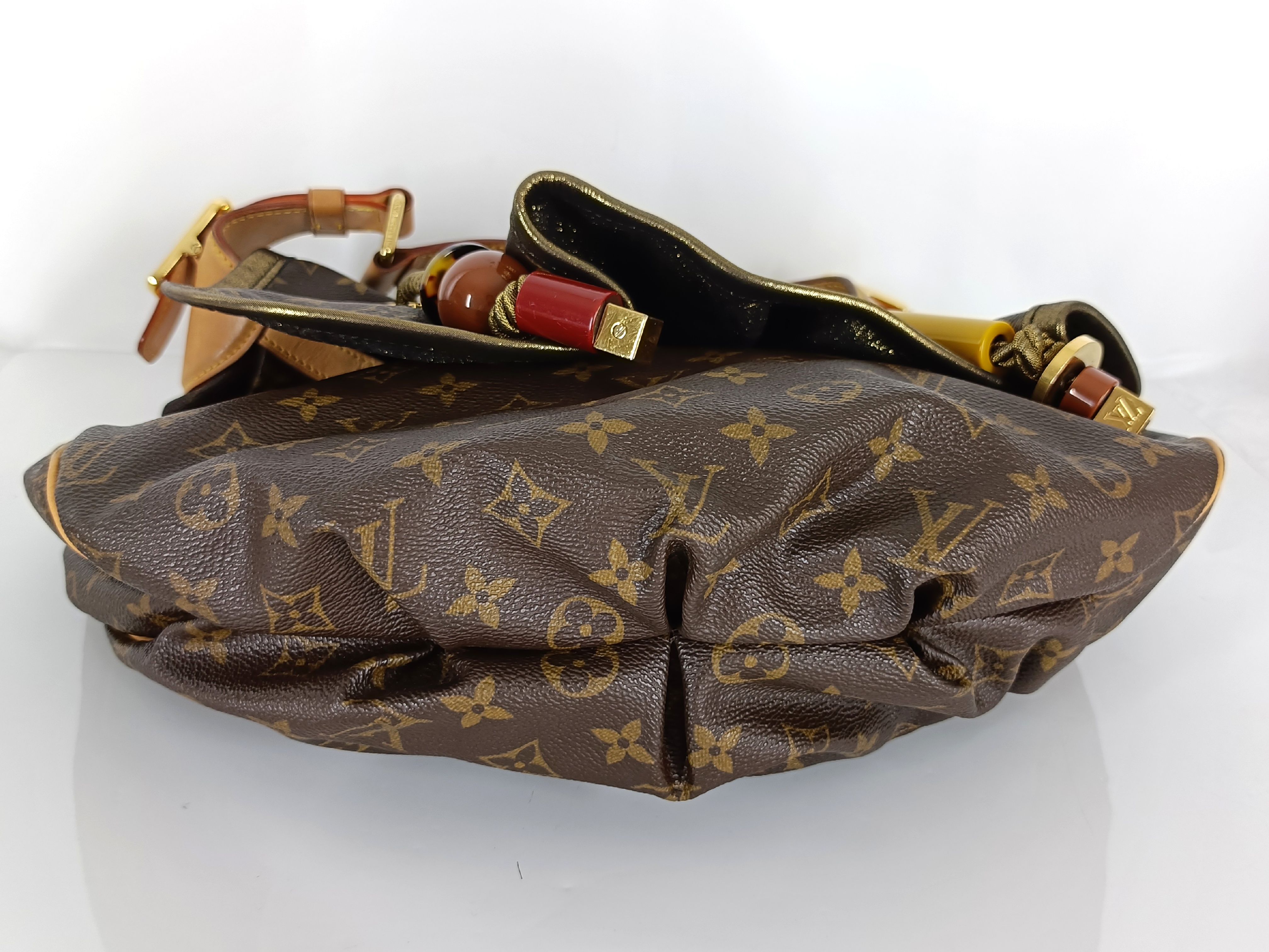 Monogram Kalahari GM M97015 Brown Shoulder Bag (Serial number unclear) — view 7