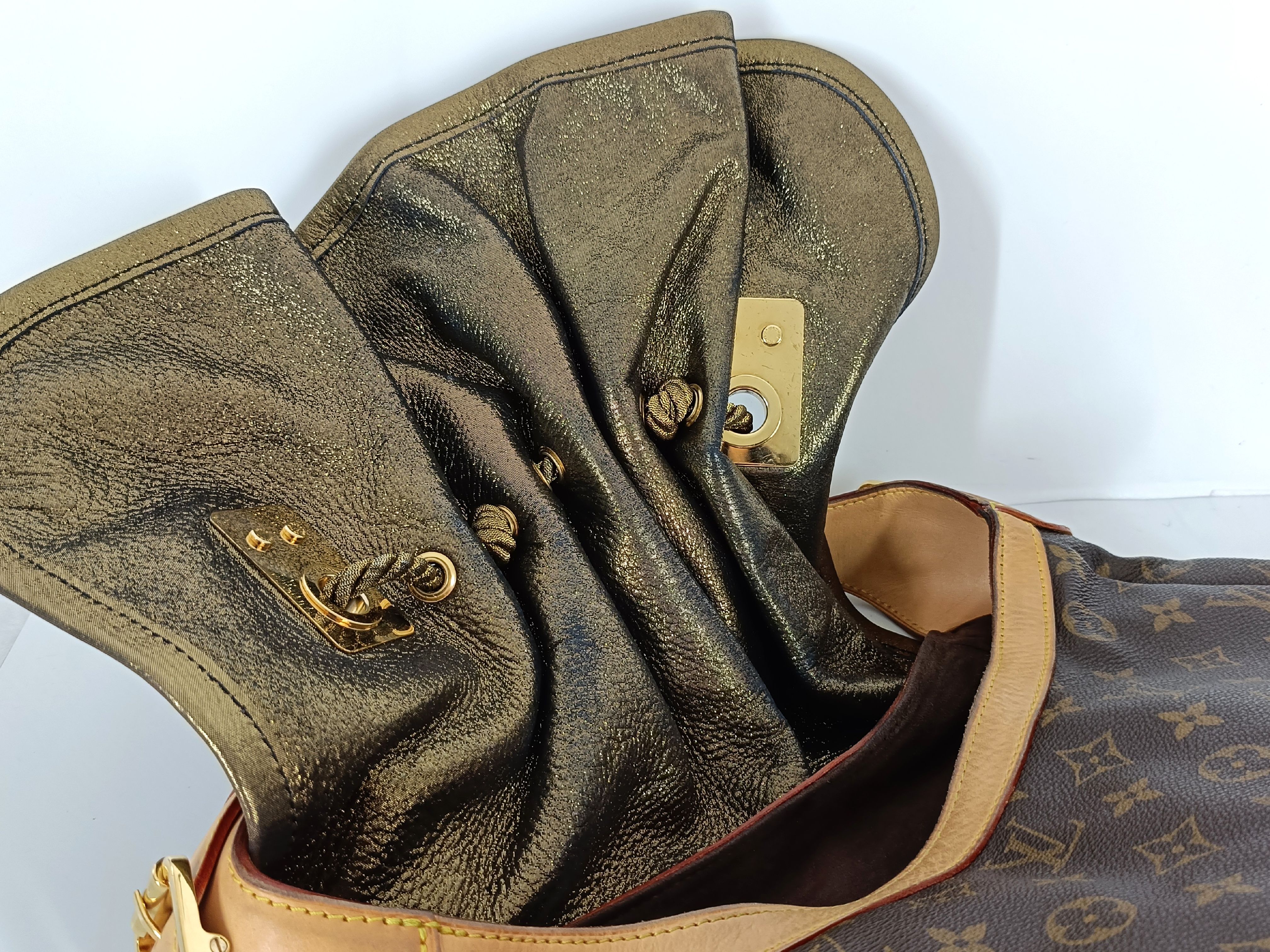 Monogram Kalahari GM M97015 Brown Shoulder Bag (Serial number unclear) — view 8