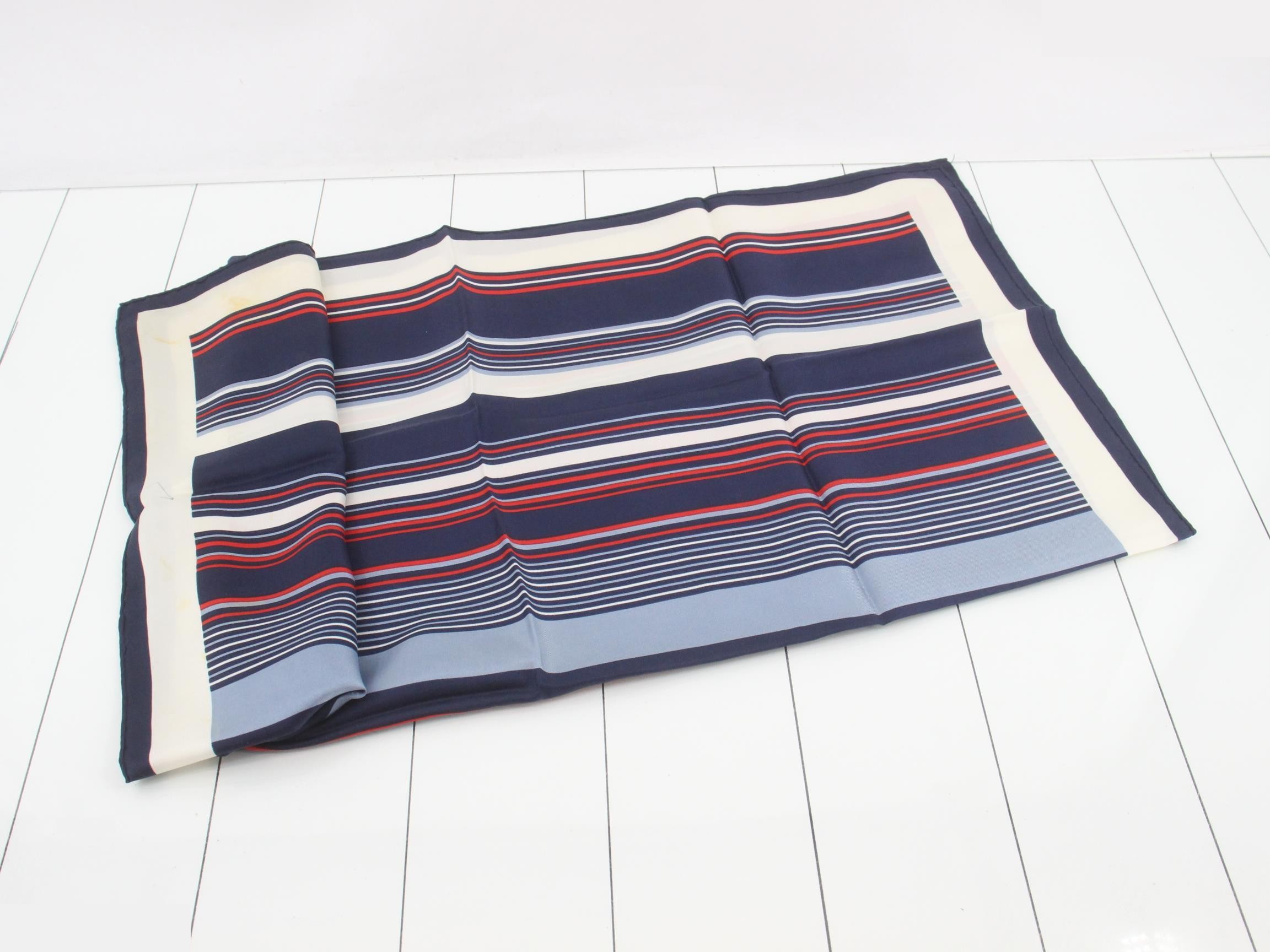 scarf — view 3