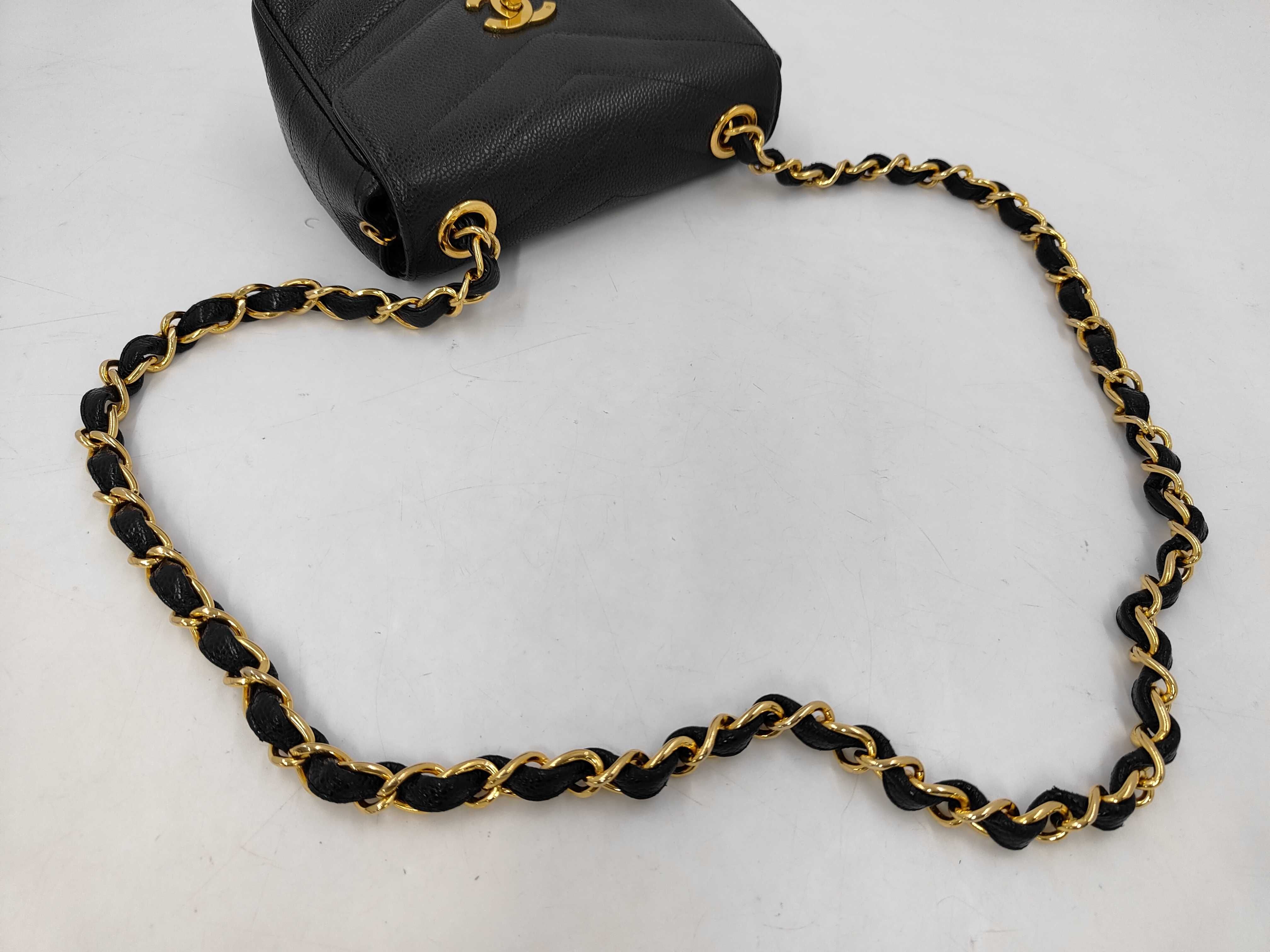 V-stitch V-flap Minimato Caviar Black GP Shoulder Bag — view 3