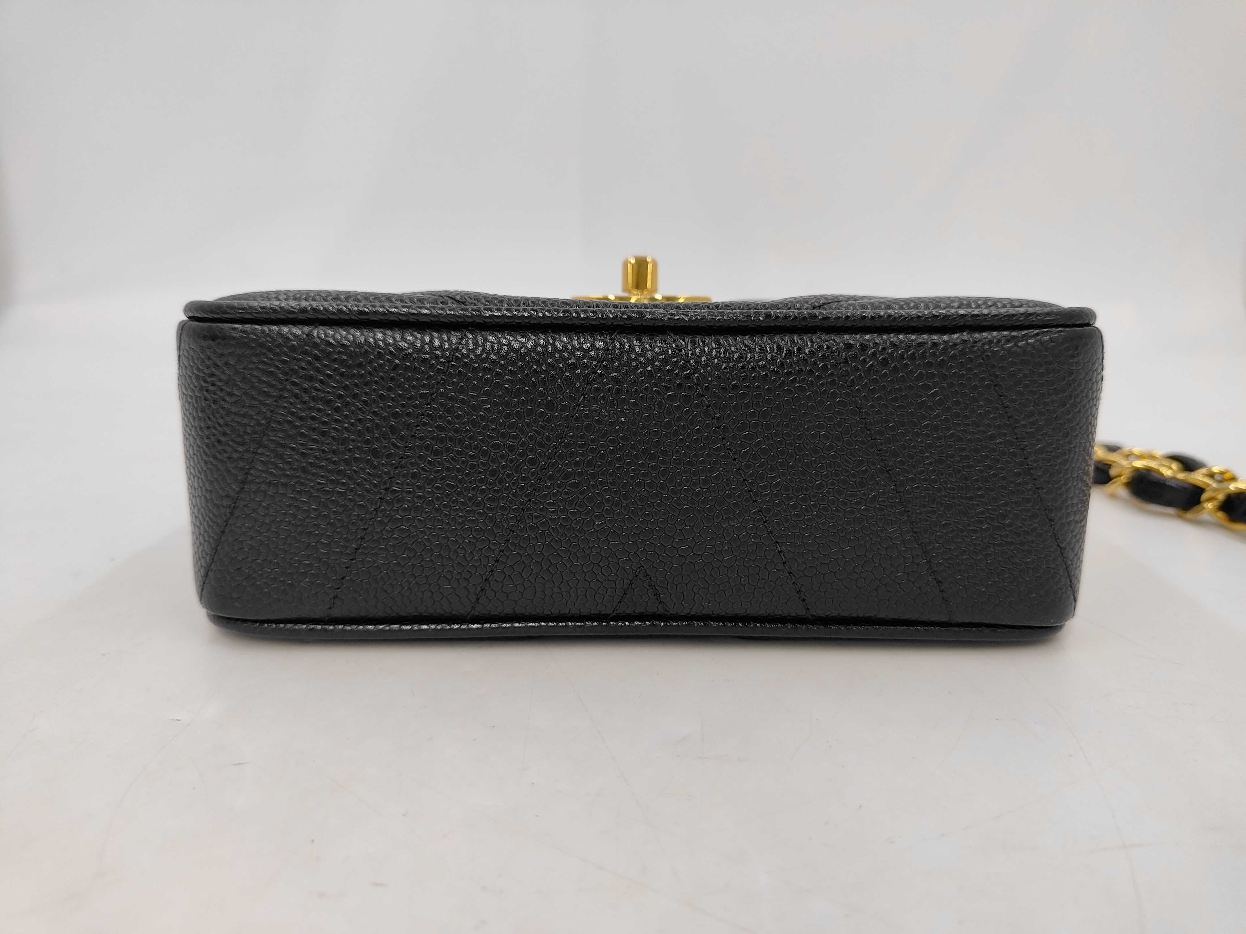 V-stitch V-flap Minimato Caviar Black GP Shoulder Bag — view 5