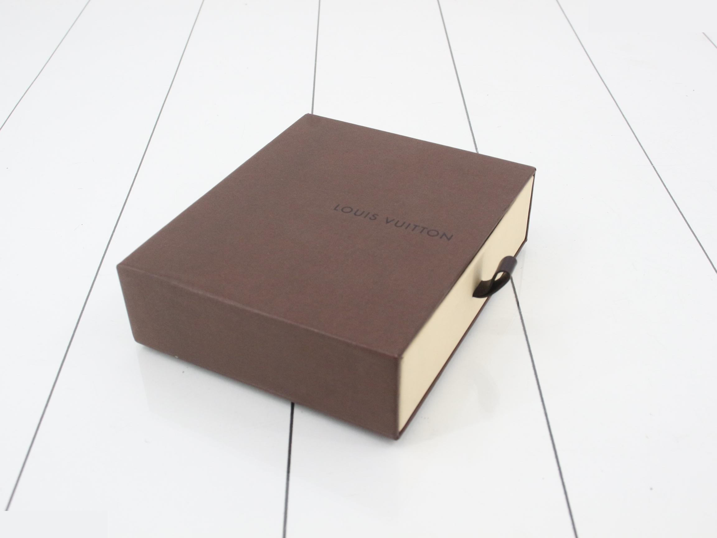 Taiga Multicles 4 Key Case (4-ring key holder) with box — view 5