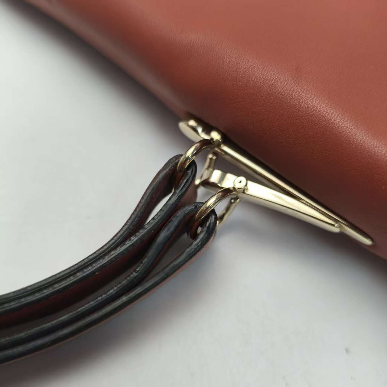 【*Shipped from: China*】VALENTINO Lambskin Handbag — view 11
