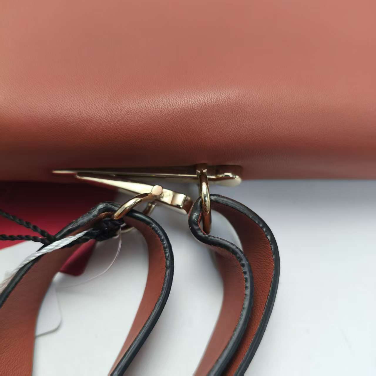 【*Shipped from: China*】VALENTINO Lambskin Handbag — view 12