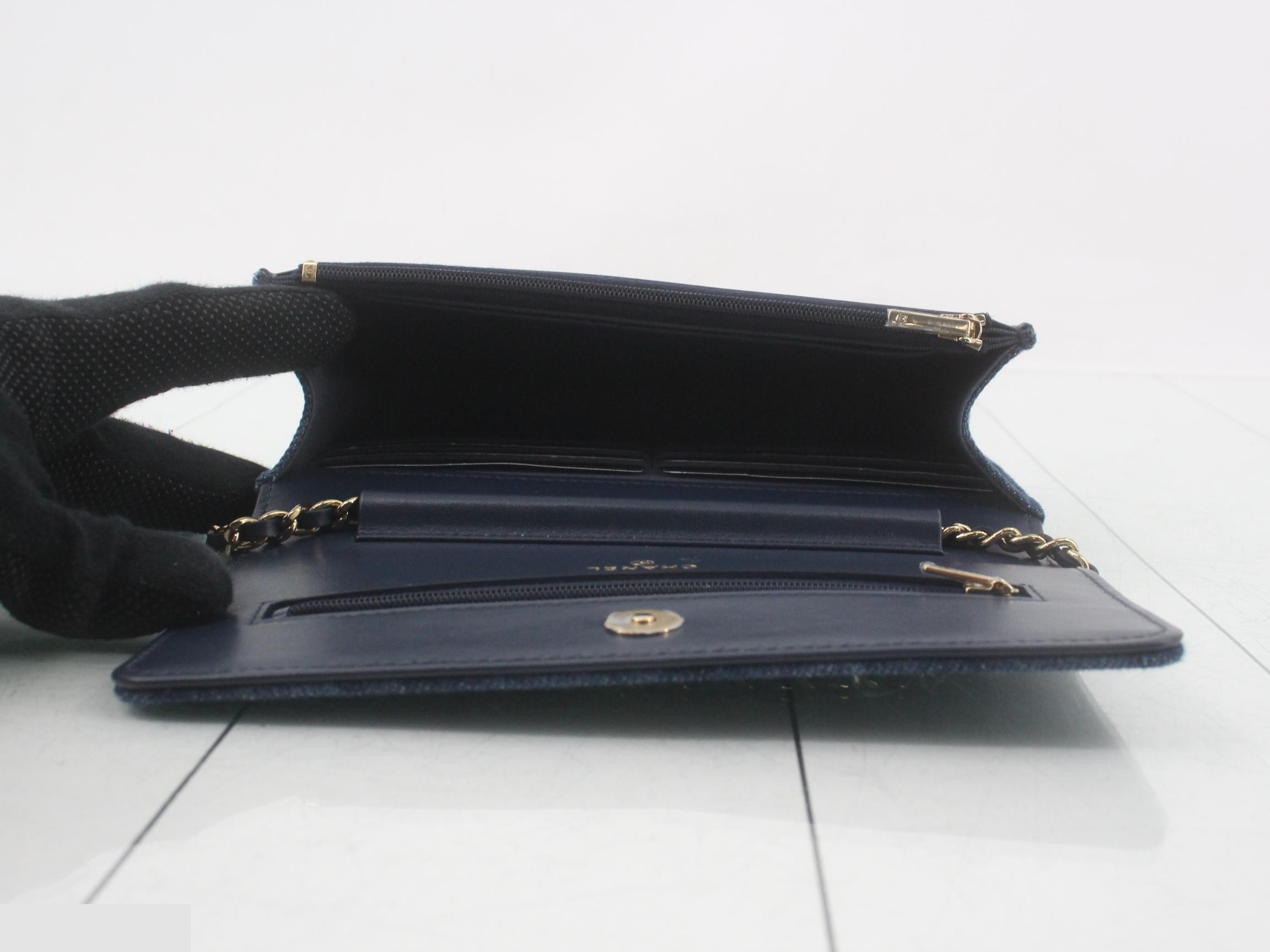 denim matelassé chain wallet — view 4