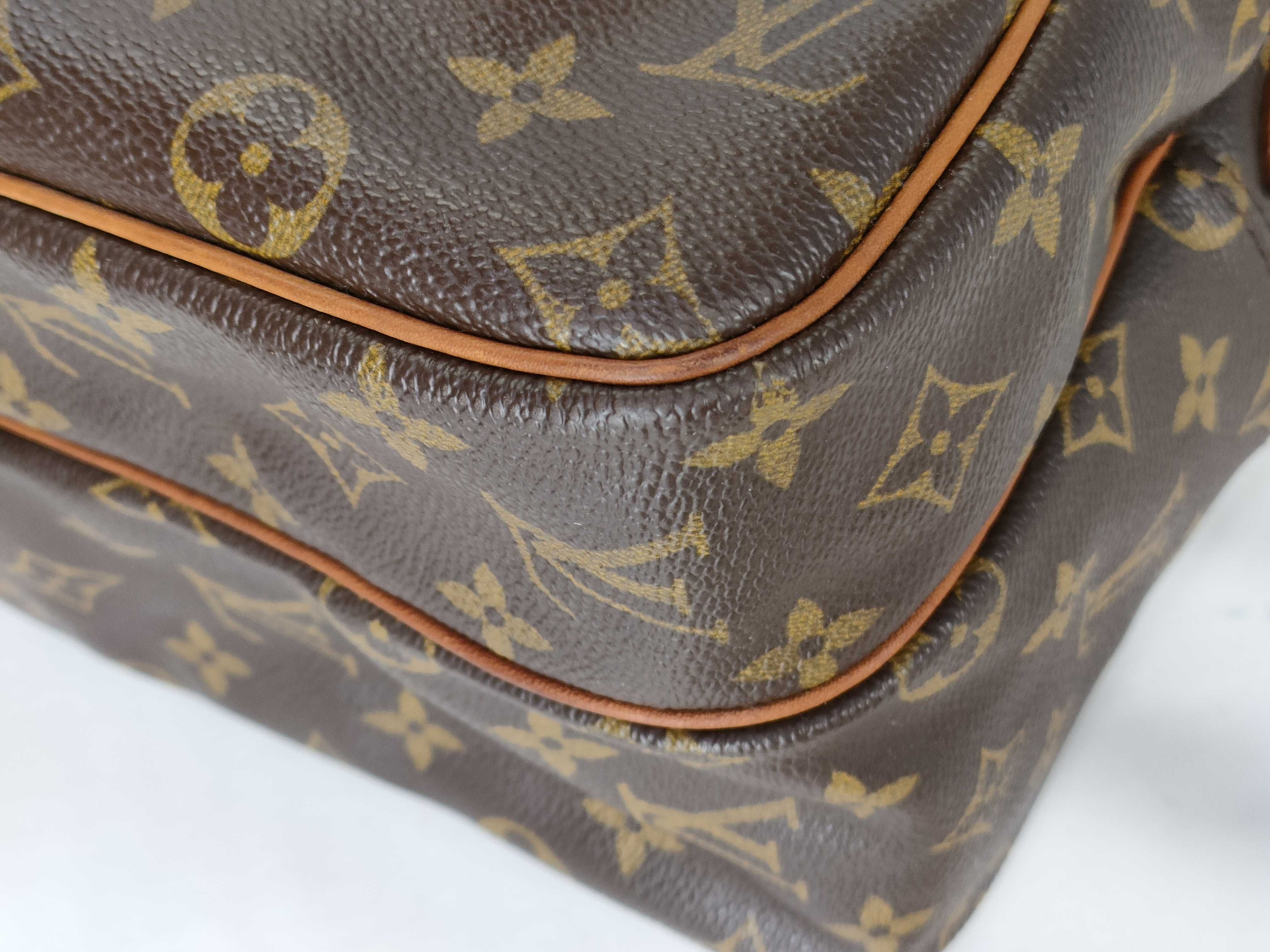 Monogram Louis Vuitton Reporter GM Shoulder Bag — view 7