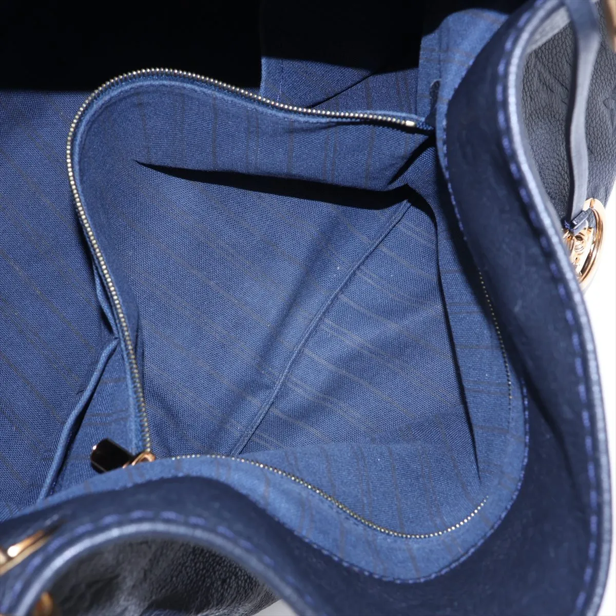 Monogram Empreinte Artsy MM M93448 CA4160 Navy, clochette strap cracked. — view 8
