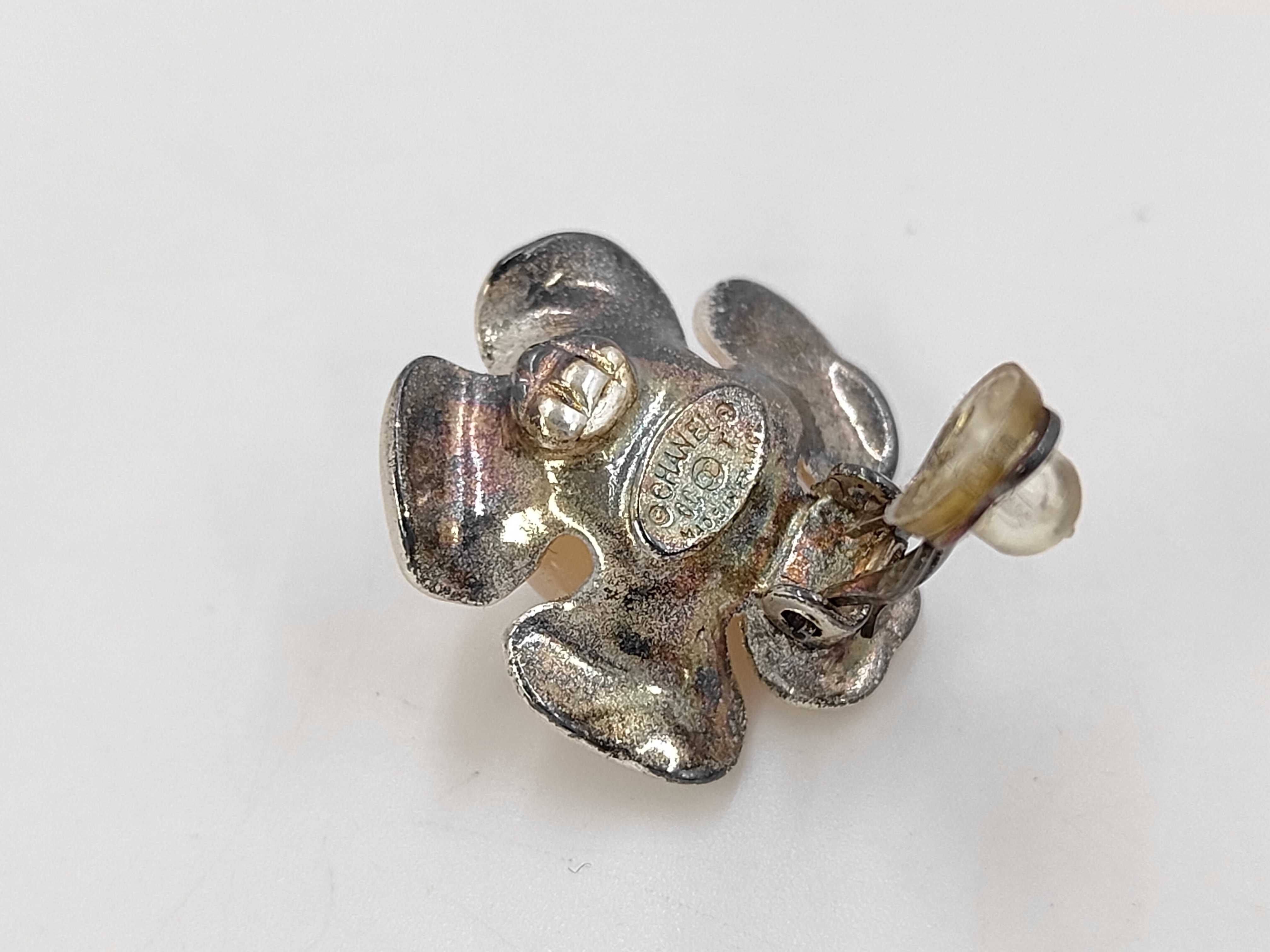 Camellia Motif Earrings 00T — view 5