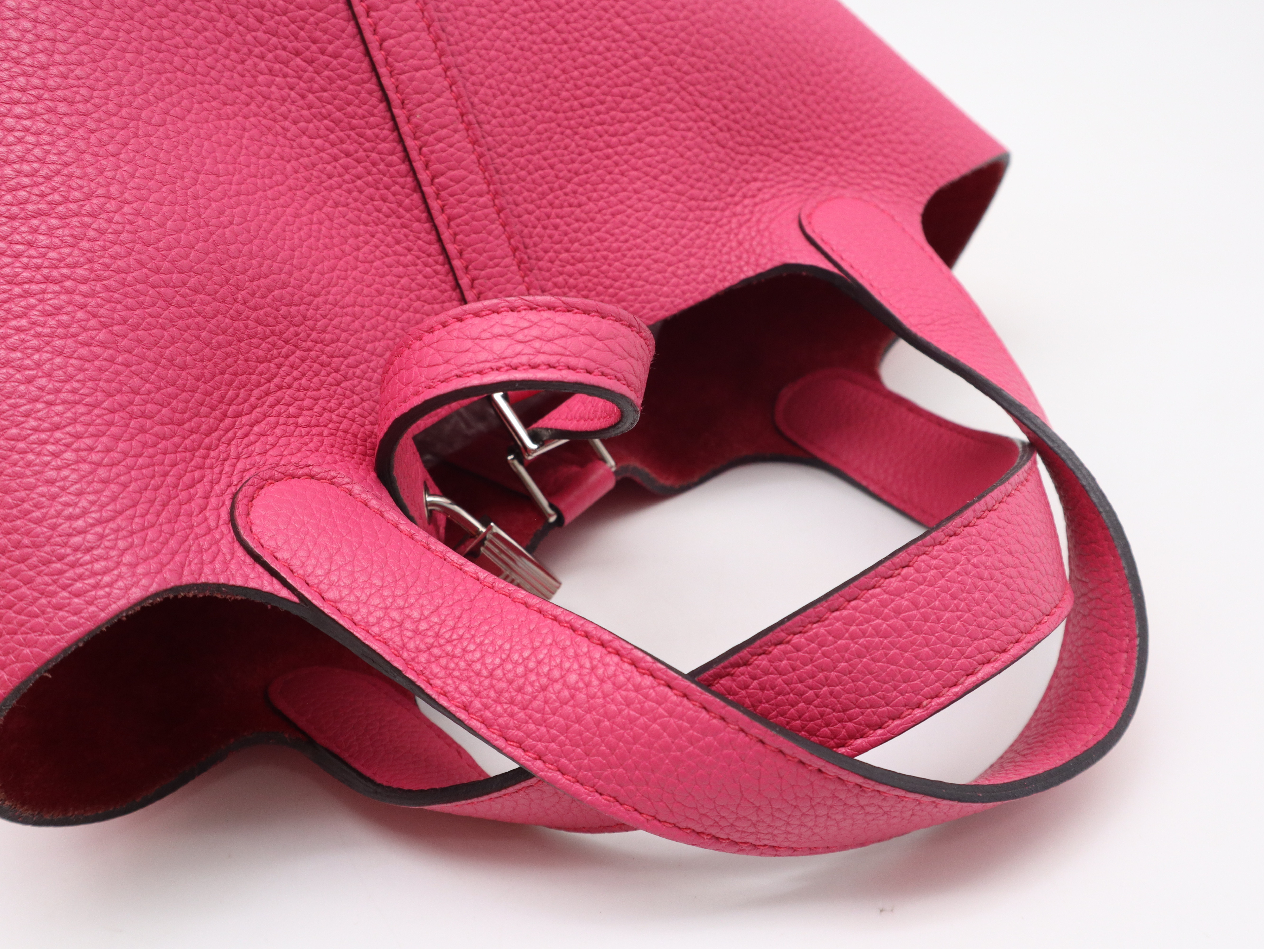 Picotin Lock PM Handbag, U stamp, 2022 model, Taurillon leather, silver hardware, Magnolia color, includes box, dust bag, padlock, and 2 keys. — view 6