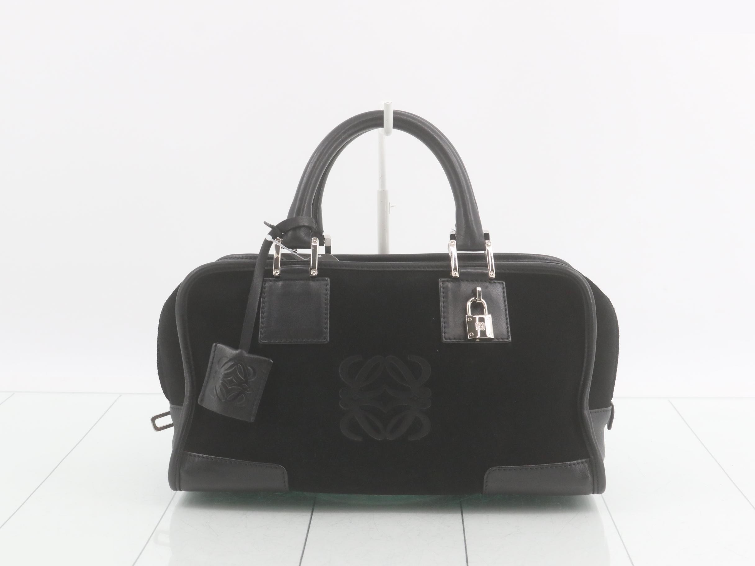 Amazona 28 Suede Black Large Logo