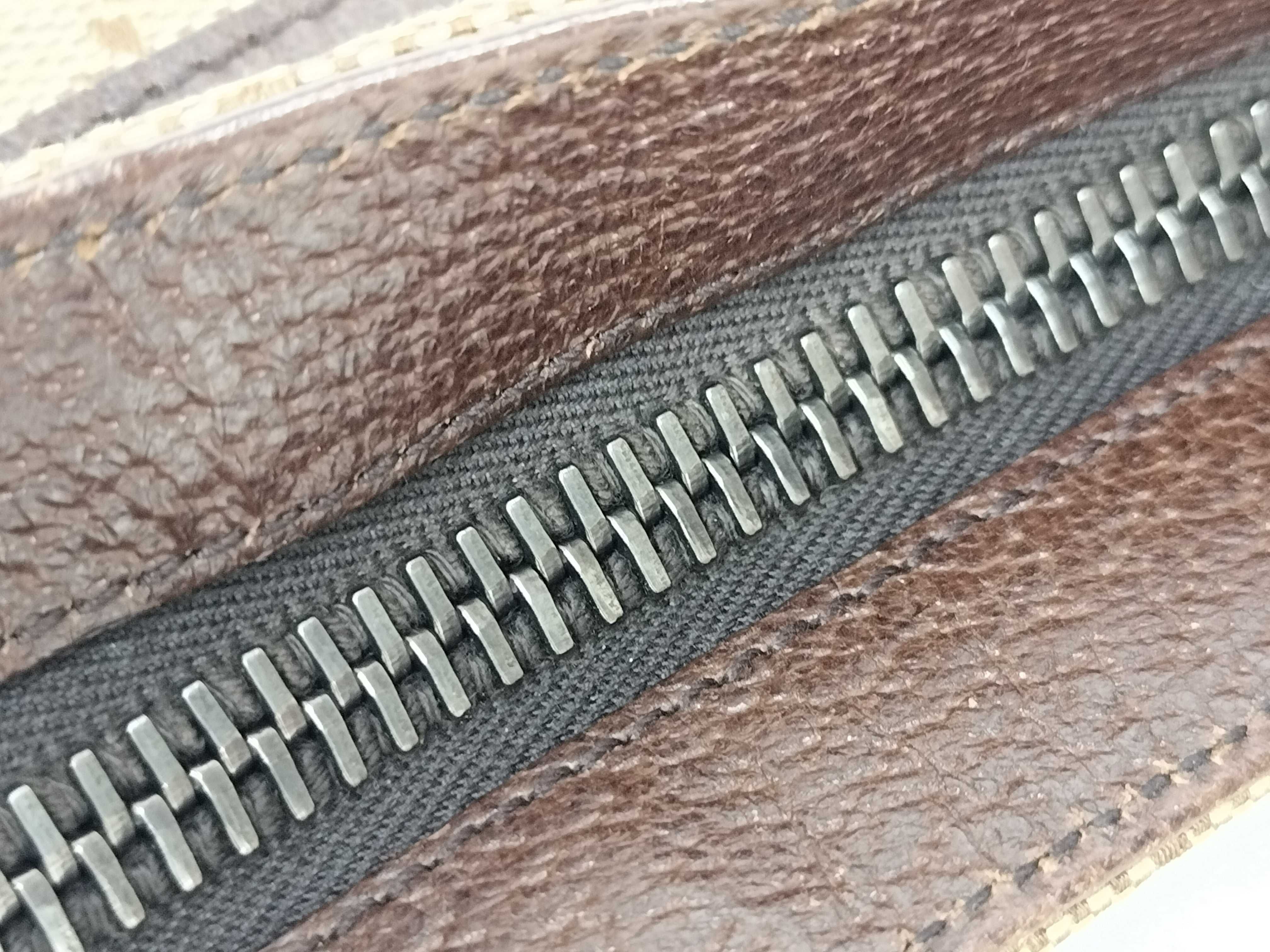 GG Canvas Shoulder Bag — view 6