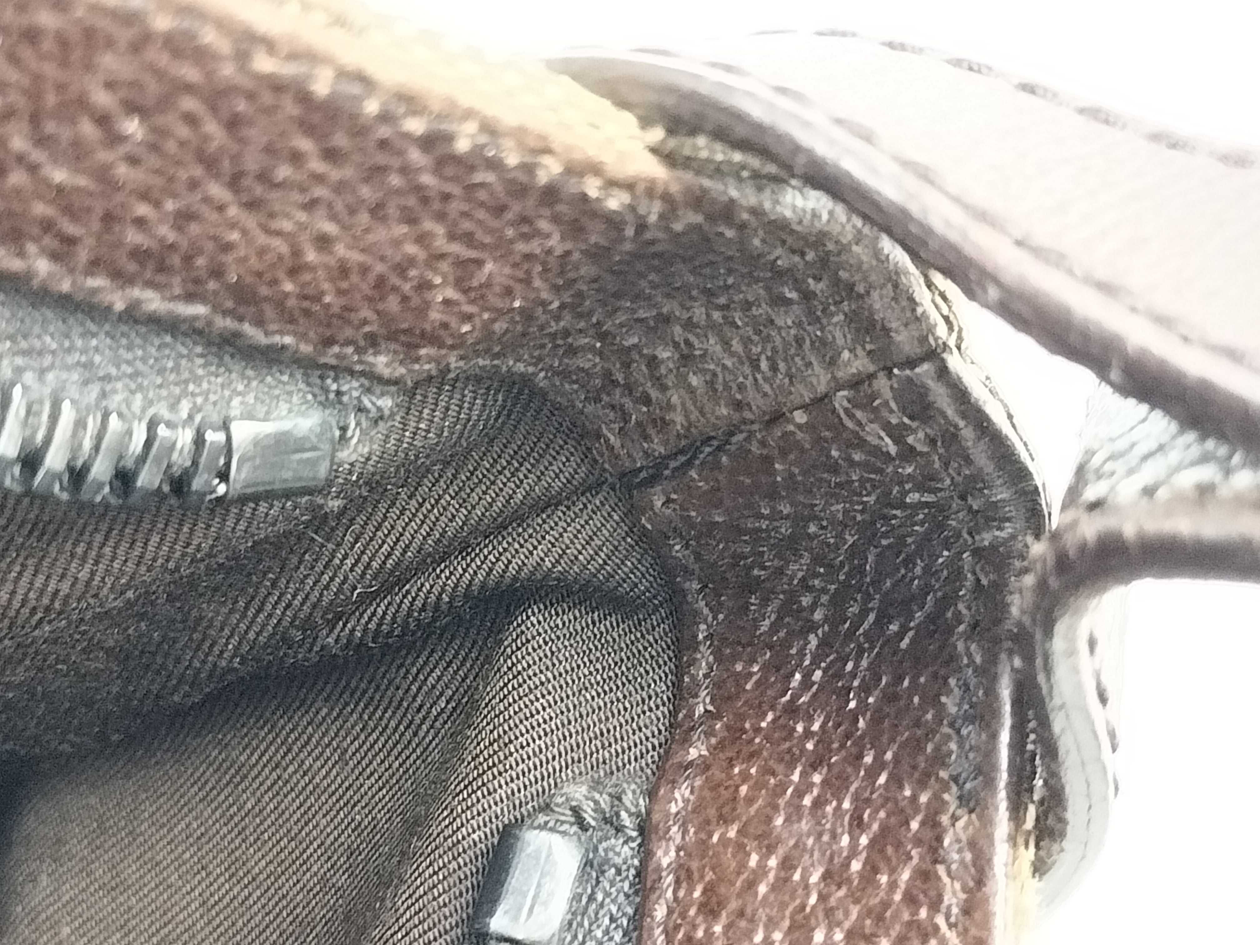 GG Canvas Shoulder Bag — view 9