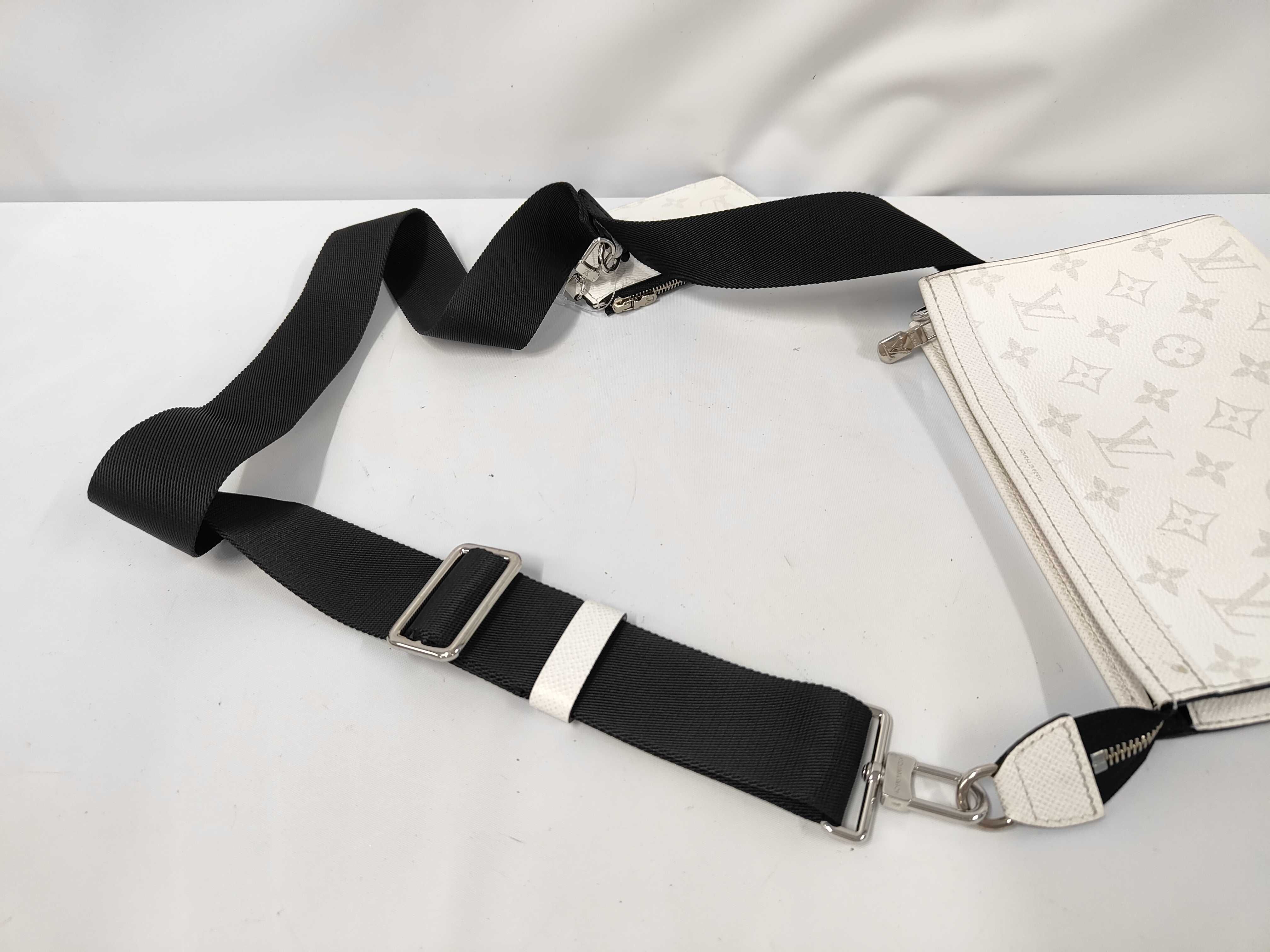 Taigarama Gaston Wearable Wallet Blanc M30935 RFID Shoulder Bag — view 5