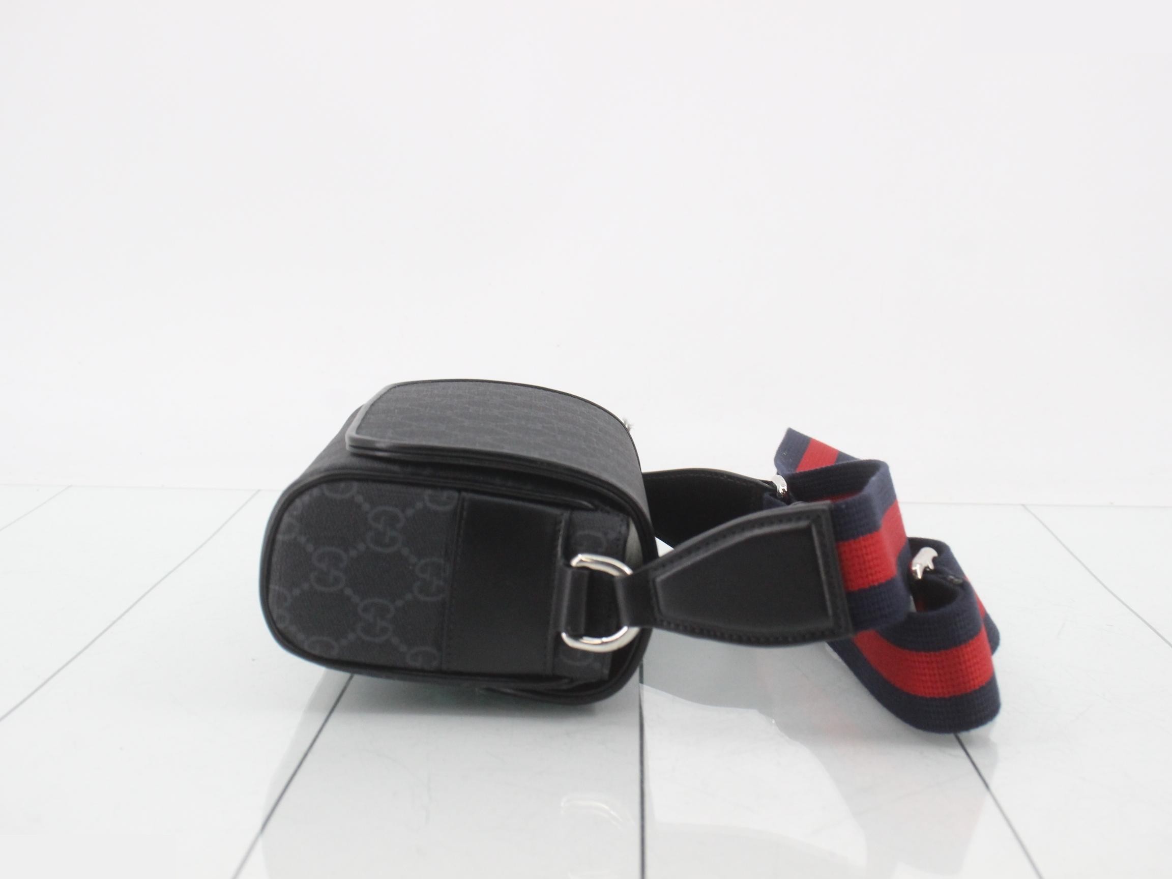 Unused GG Shoulder Bag with Sherry Strap — view 3