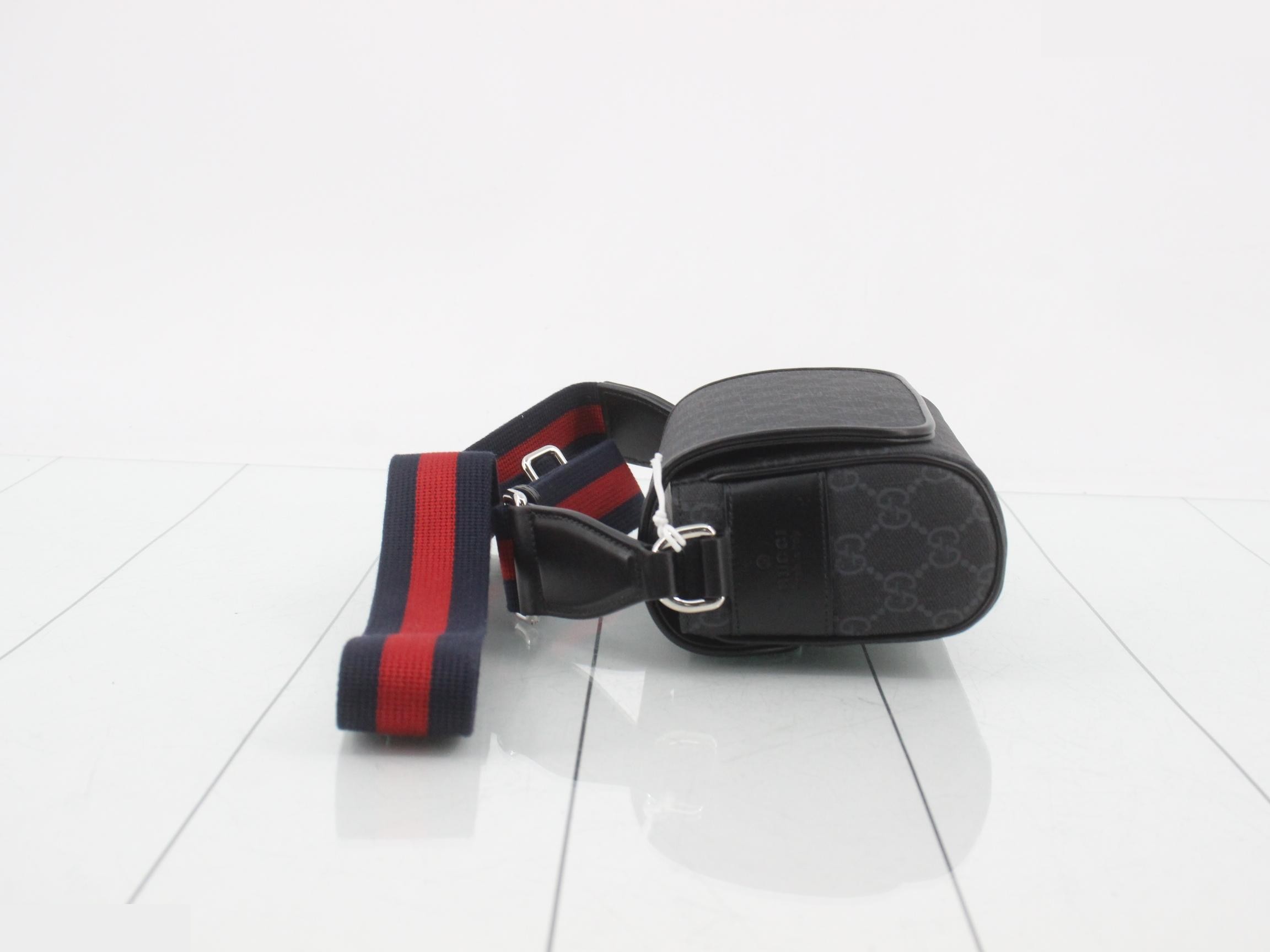 Unused GG Shoulder Bag with Sherry Strap — view 4
