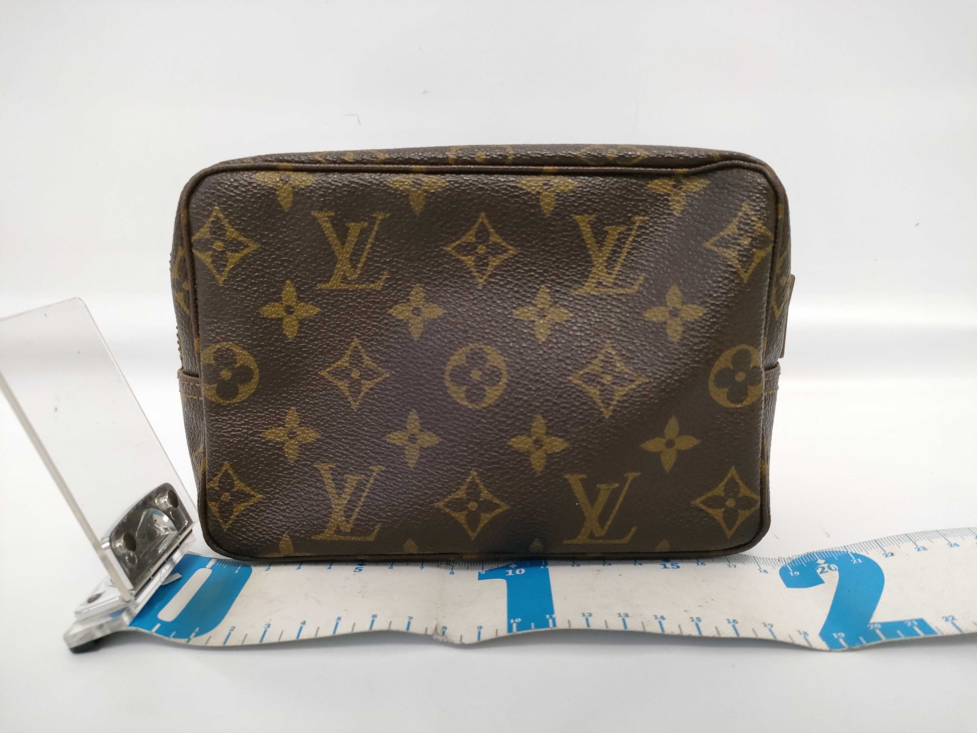Monogram Louis Vuitton Monogram Trousses Toilette 18 Pouch — view 2