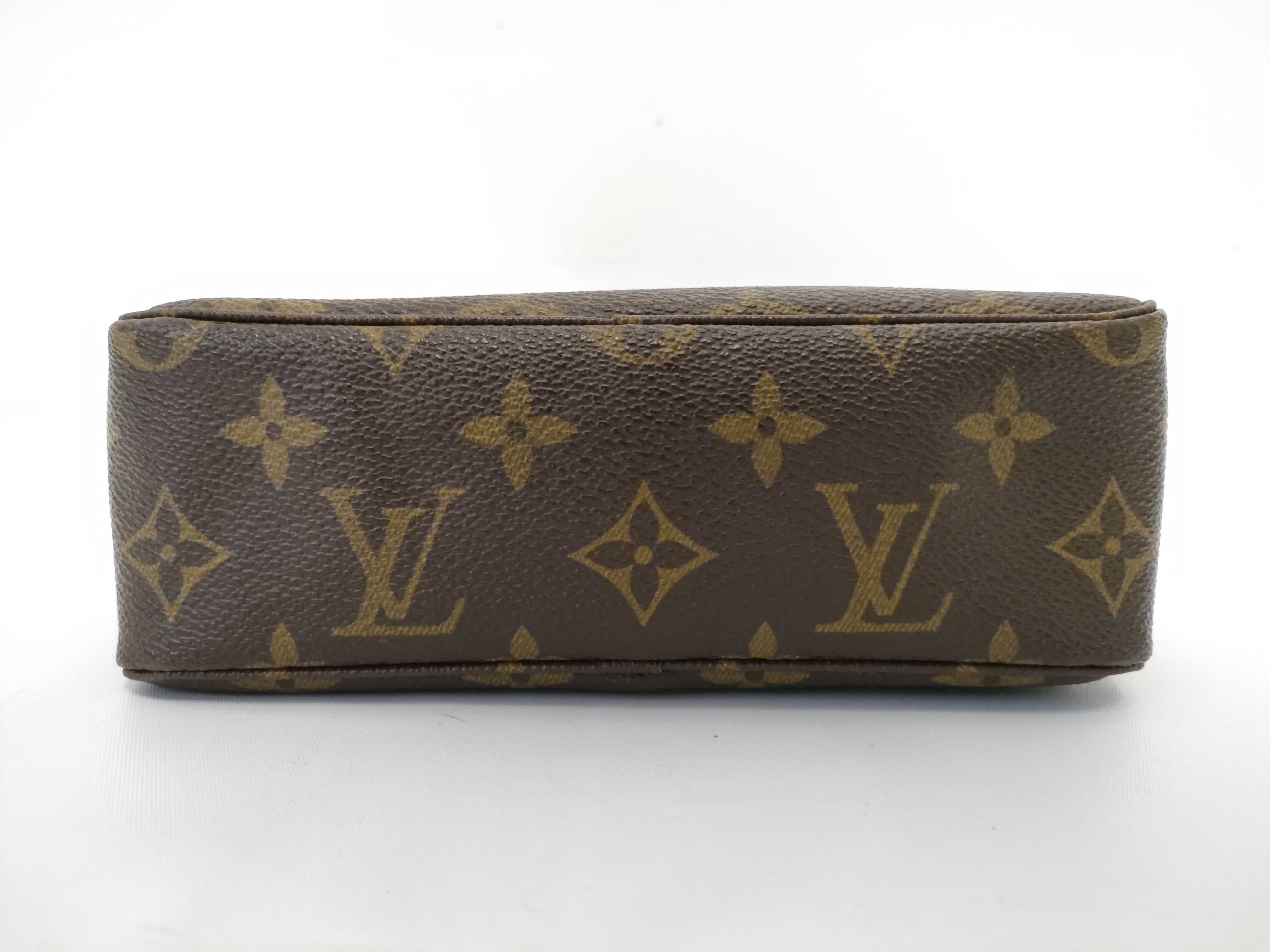 Monogram Louis Vuitton Monogram Trousses Toilette 18 Pouch — view 3
