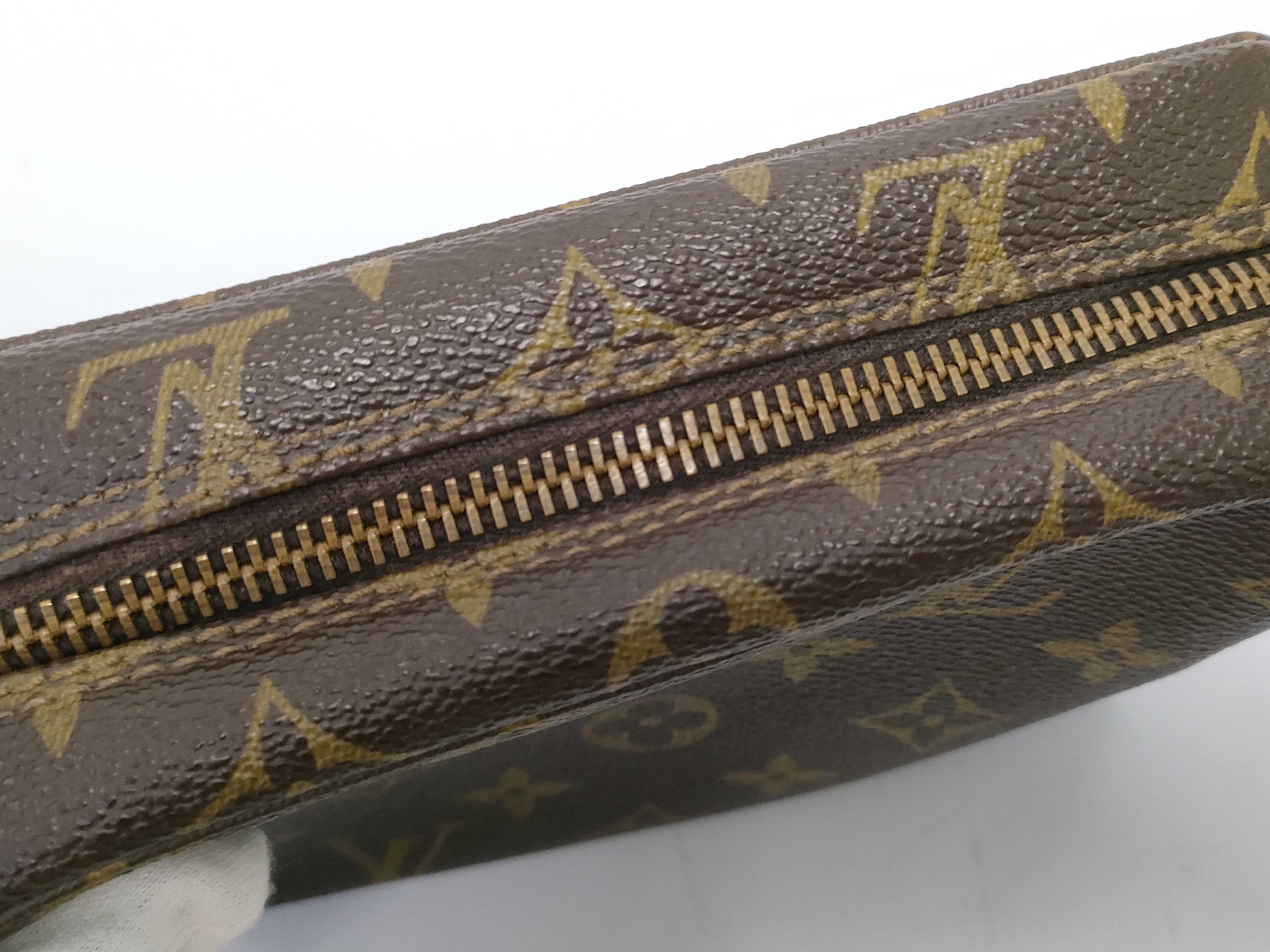 Monogram Louis Vuitton Monogram Trousses Toilette 18 Pouch — view 6